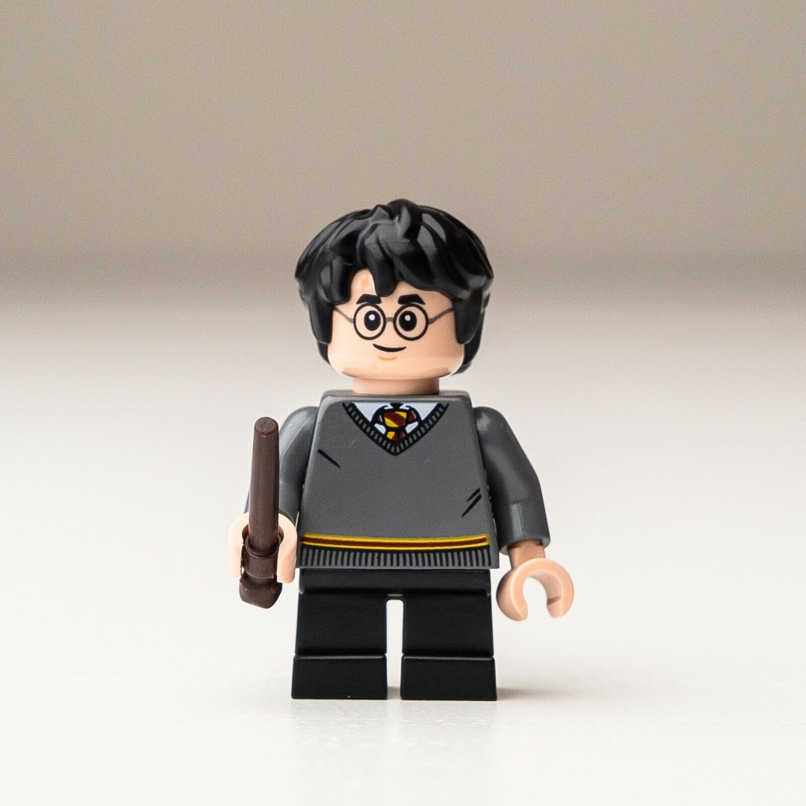 New LEGO Harry Potter, Gryffindor Sweater, Short Legs Minifigure - (hp150) - StudBee