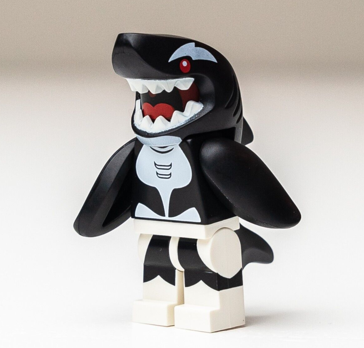 New LEGO Batman Movie Minifigure Orca Whale W Stand coltlbm14 710 new-lego-batman-movie-minifigure-orca-whale-w-stand-coltlbm14-710