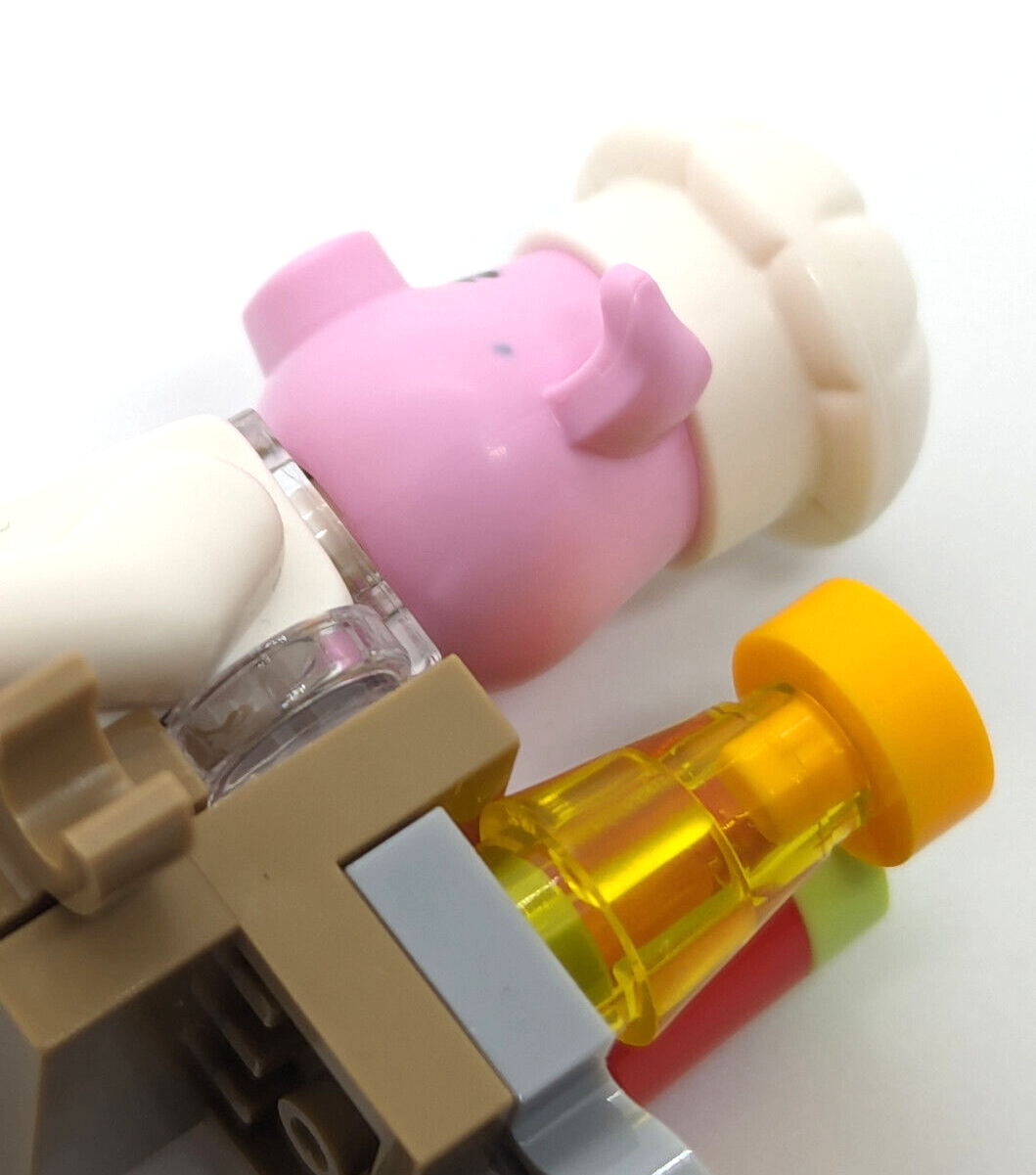 LEGO Monkie Kid Minifigure - Pigsy with Portable Kitchen (mk067)