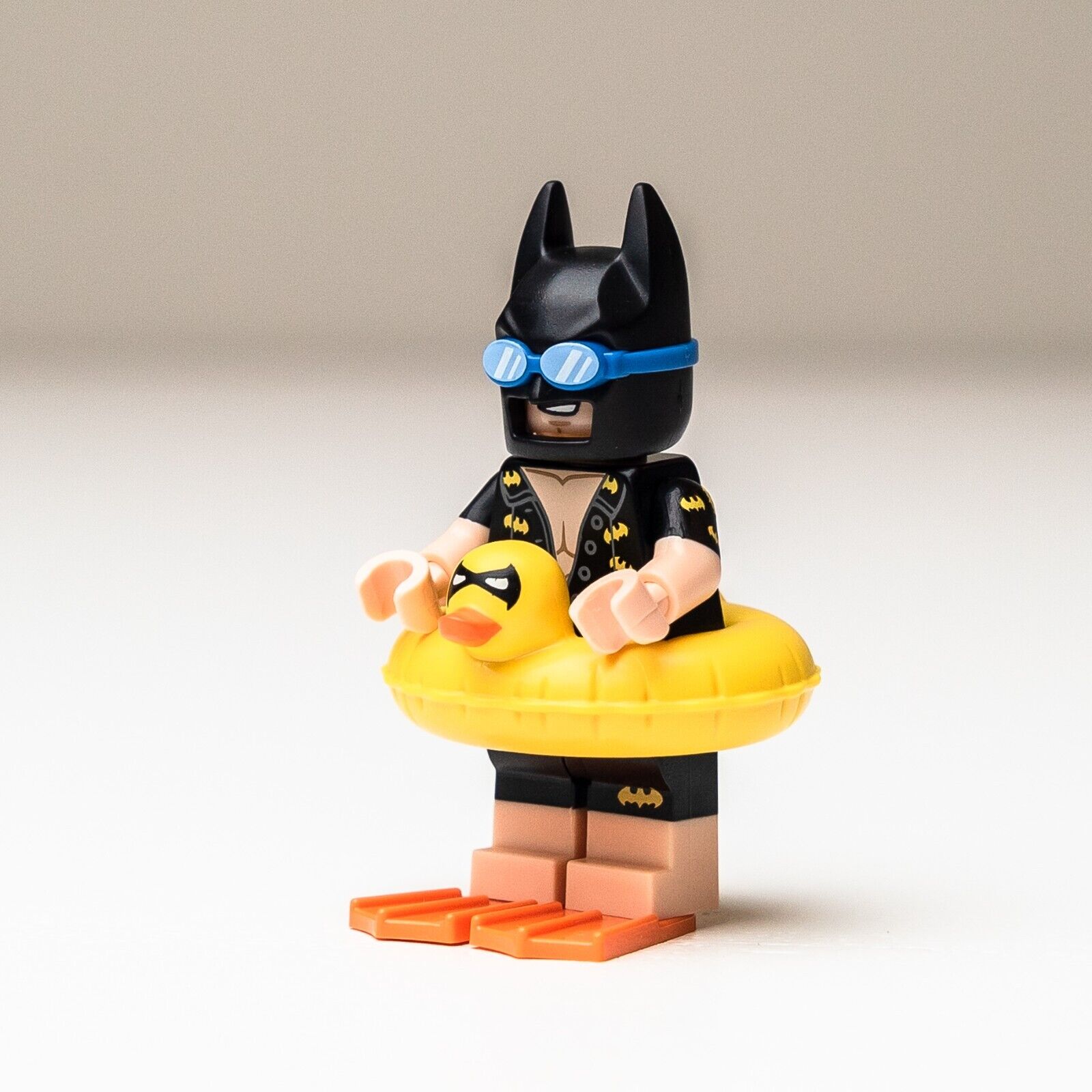 NEW Lego DC Batman Series 1 CMF 71017 Minifig: Beach Vacation Batman (coltlbm-5) - StudBee
