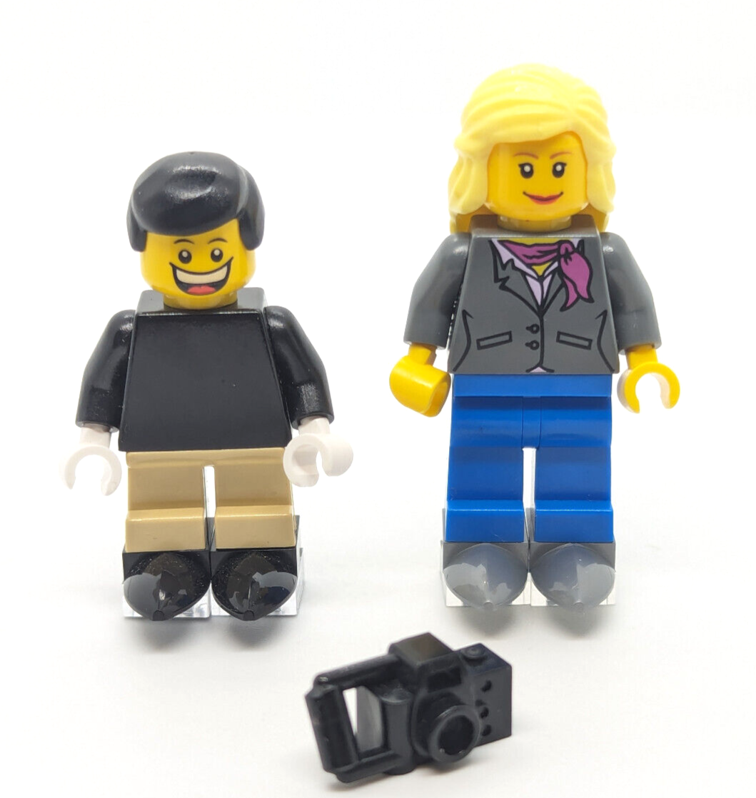 LEGO Minifigure Lot All 7 in Winter Village Bakery 10216 Holiday Christmas) 2010 - StudBee