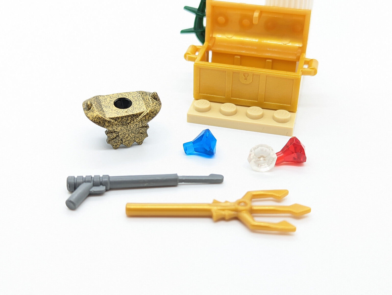 LEGO Atlantis Deep Sea: Hammerhead, Diver & Gold Breastplate Treasure 7984 (atl - StudBee