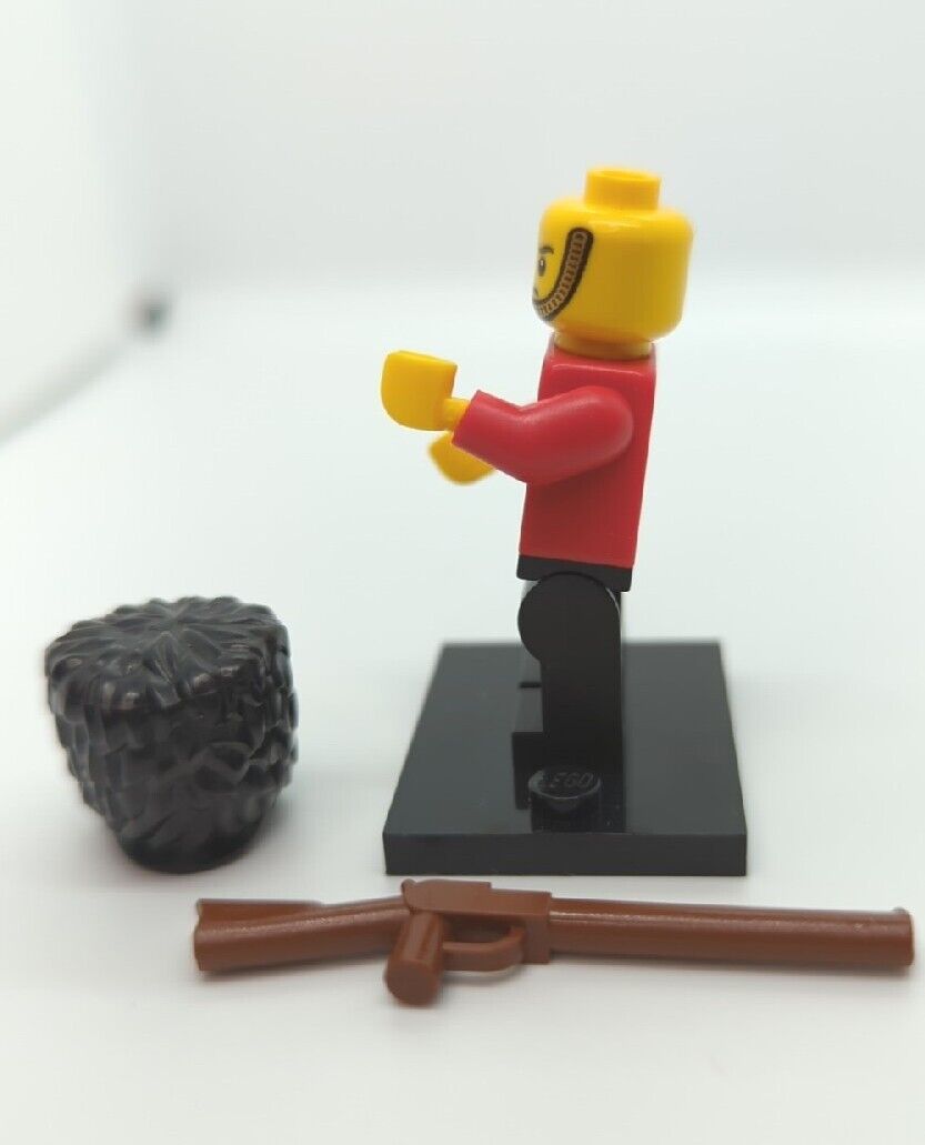 LEGO Royal Guard CMF 8805 Series 5 Minifigure England Beefeater Soldier (col05-3 - StudBee