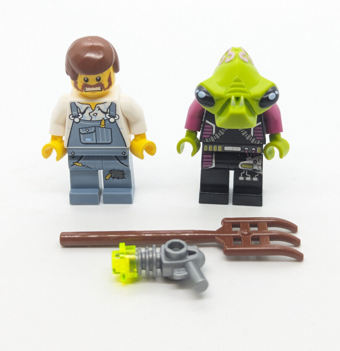 LEGO Alien Conquest Minifigures Farmer (ac007)& Pilot (ac002) 7052 UFO Abduction - StudBee