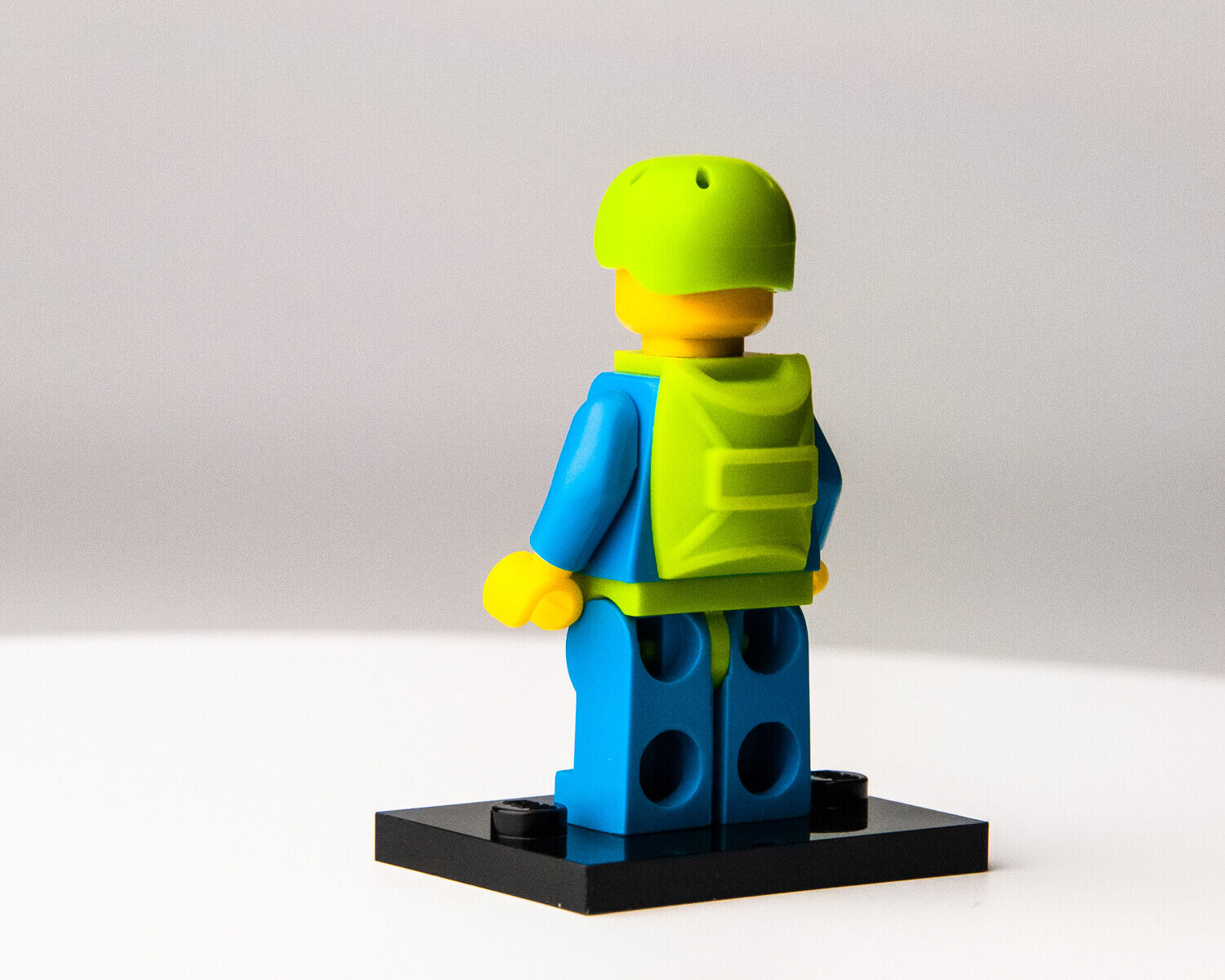 LEGO Skydiver - CMF Series 10 -  (col10-6) Minifigure - StudBee