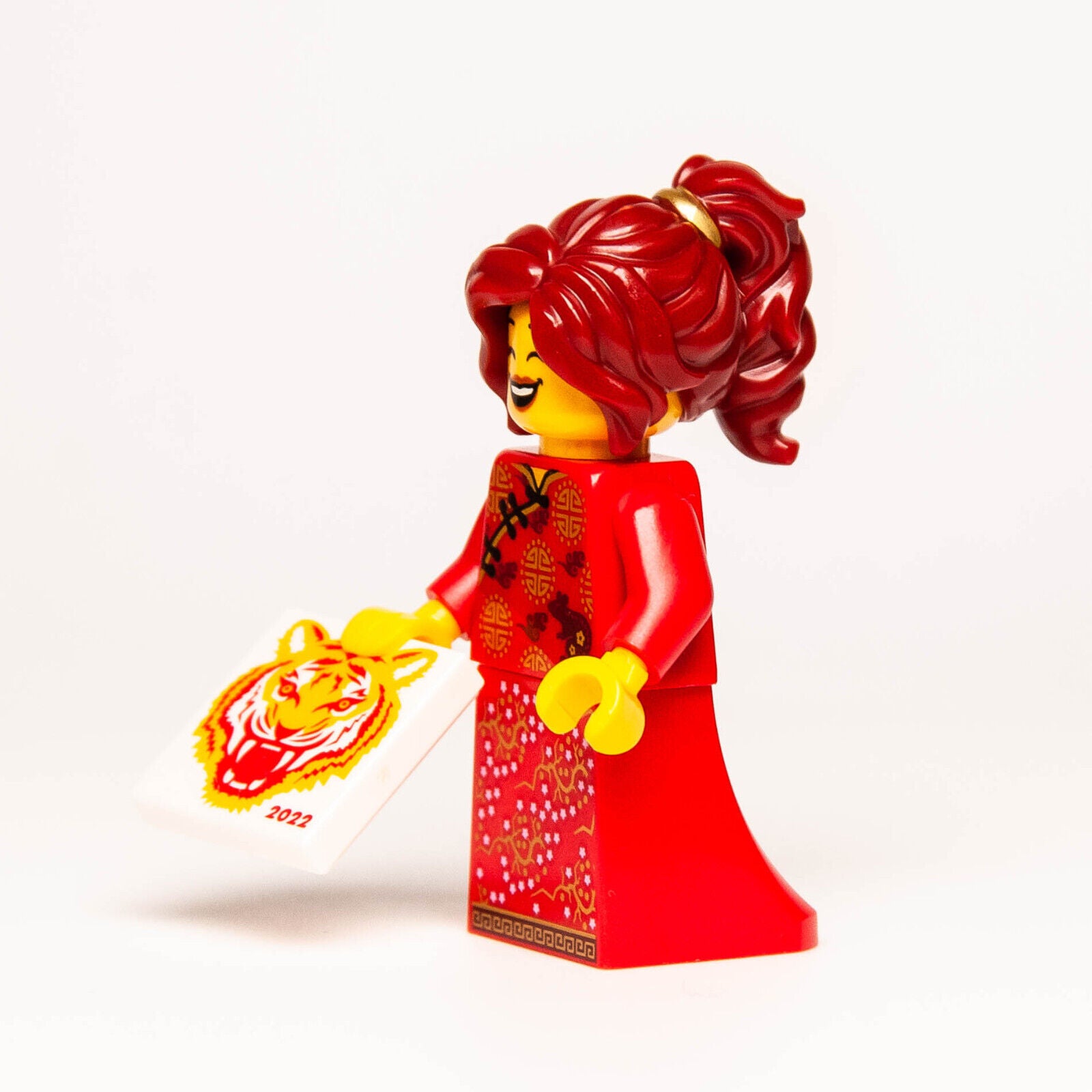 New Lego BAM 2022 Minifigure - Chinese New Year Tiger Lady Woman with Tile - StudBee