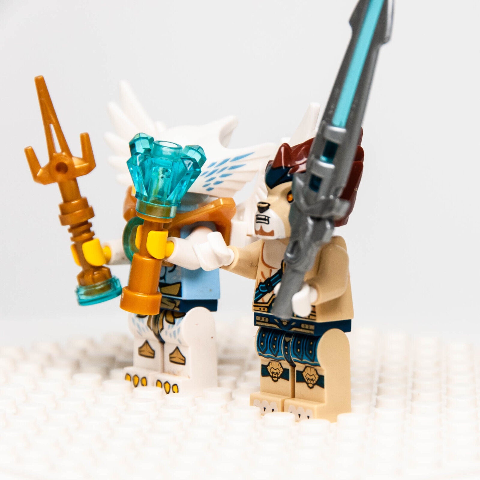 (Lot of 2) LEGO Chima Minifigures Lennox (loc003), Ewar Gold Armor (loc014) - StudBee