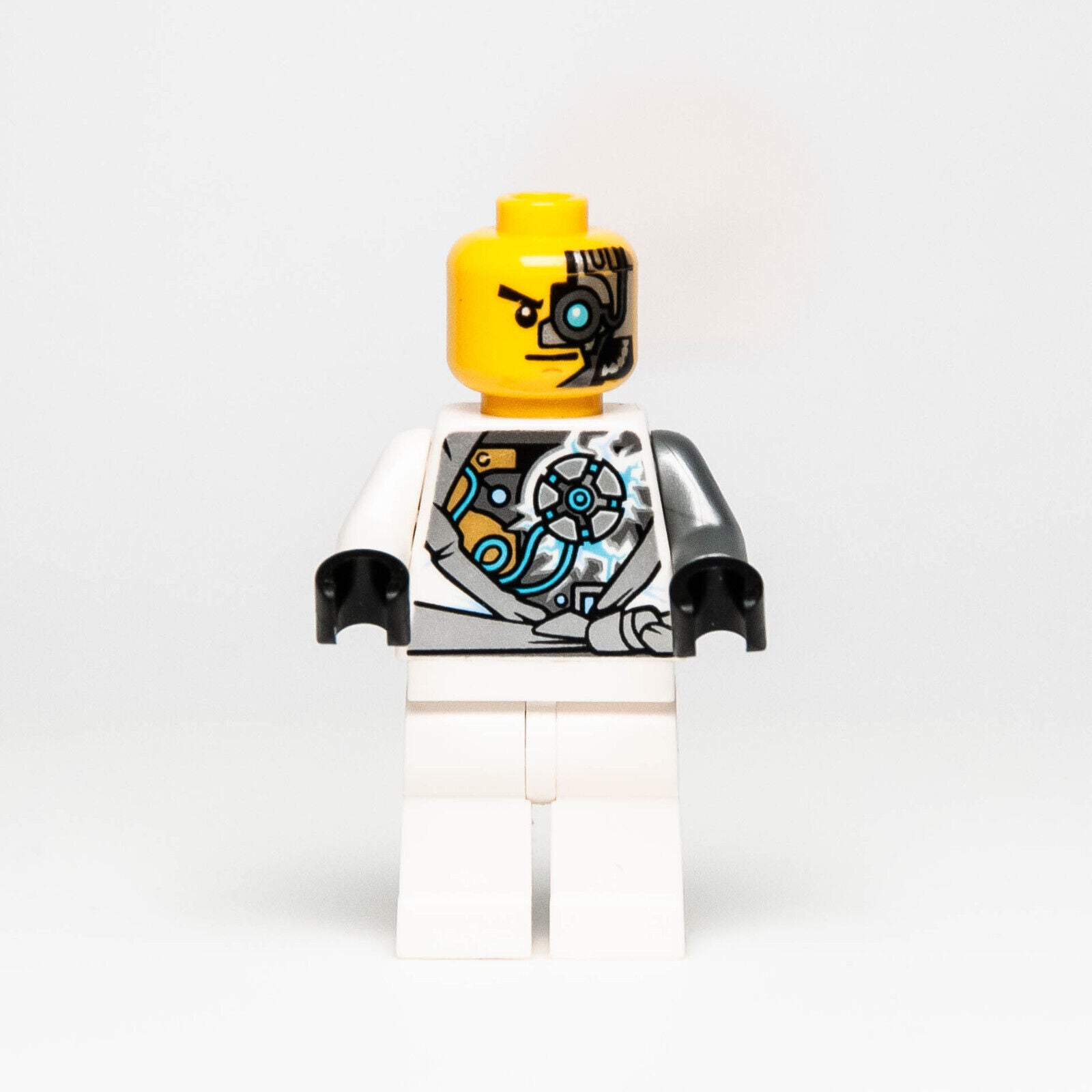 LEGO Ninjago Minifigure: Zane Techno Robe, Rebooted Battle Damage (njo085) 70724 - StudBee
