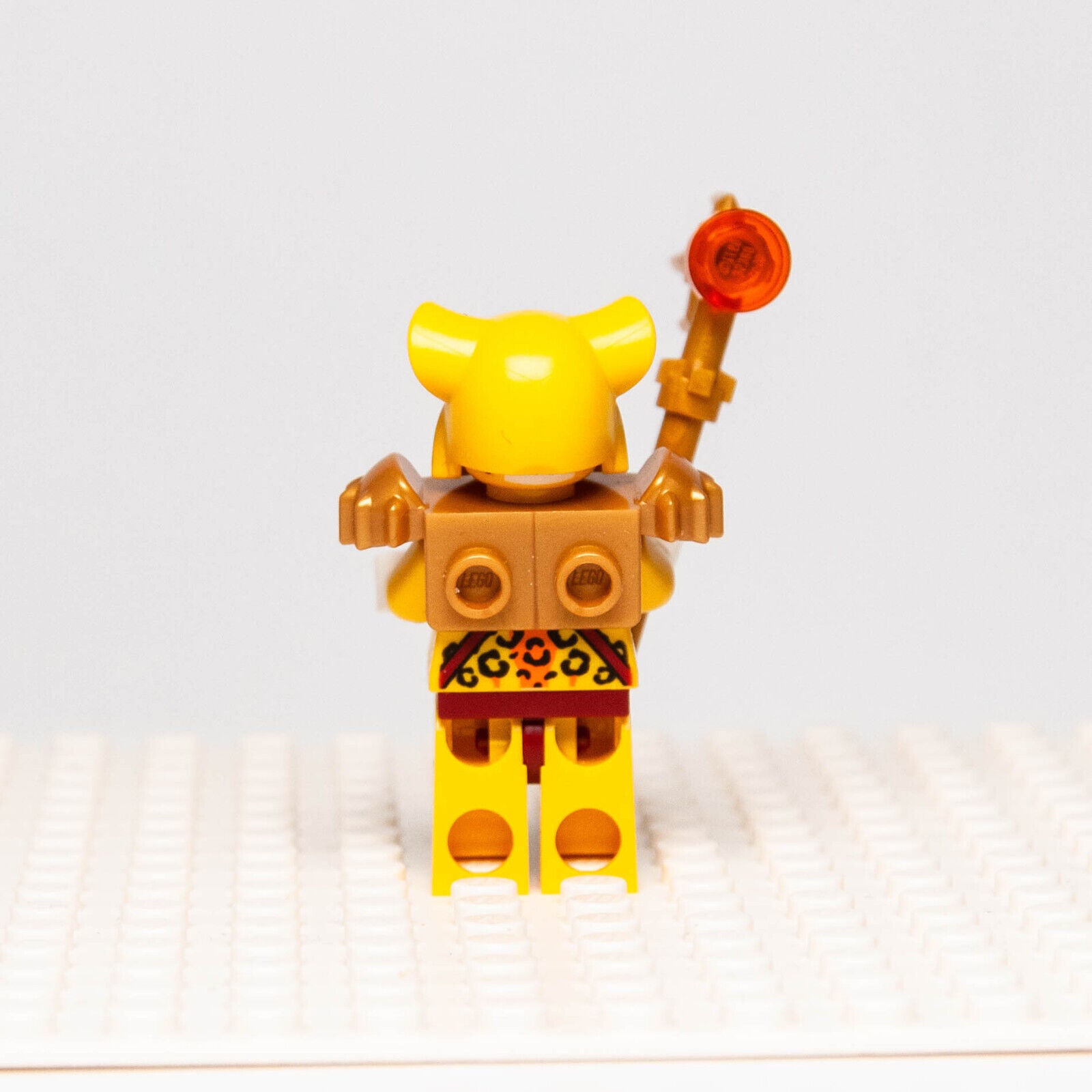 LEGO Chima Minifigure: Lundor, Fire Chi and Heavy Armor (loc081) 70141 Leopard - StudBee