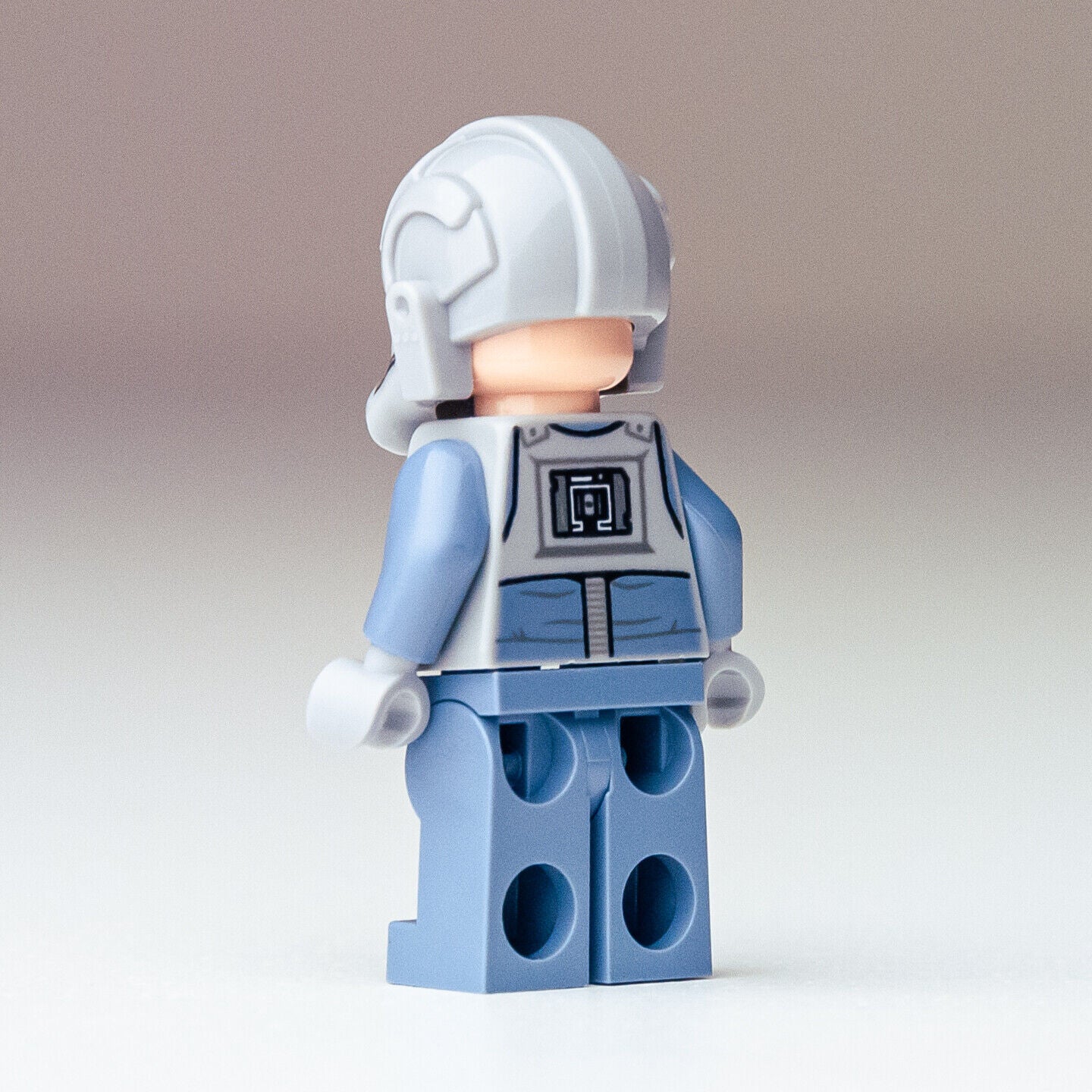 New LEGO AT-AT Driver Minifigure AT-AT vs Tauntaun Microfighters 75298 (sw1104) - StudBee