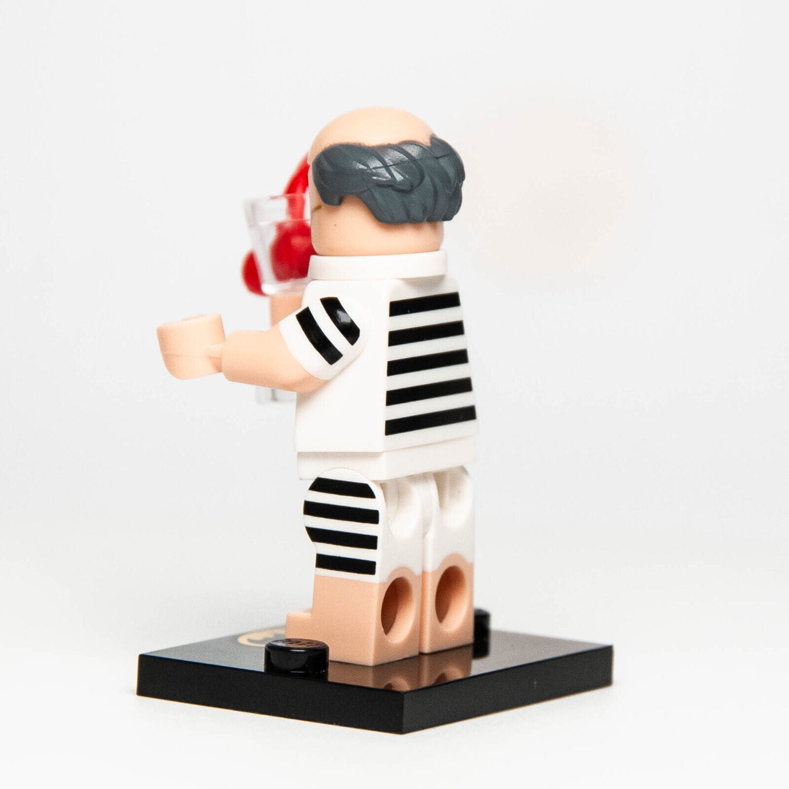 Lego DC Batman CMF Series 2 71020 Minifigure -Beach Vacation Alfred (coltlbm2-10 - StudBee