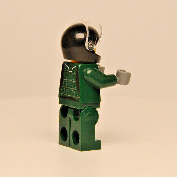 NEW Lego Speed Champions Lotus Evija Driver Minifigure (sc096) 76907 - StudBee