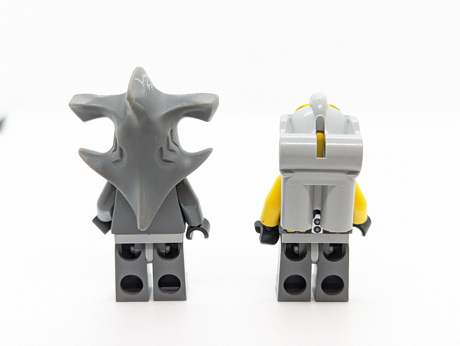 LEGO Atlantis Deep Sea: Hammerhead, Diver & Gold Breastplate Treasure 7984 (atl - StudBee