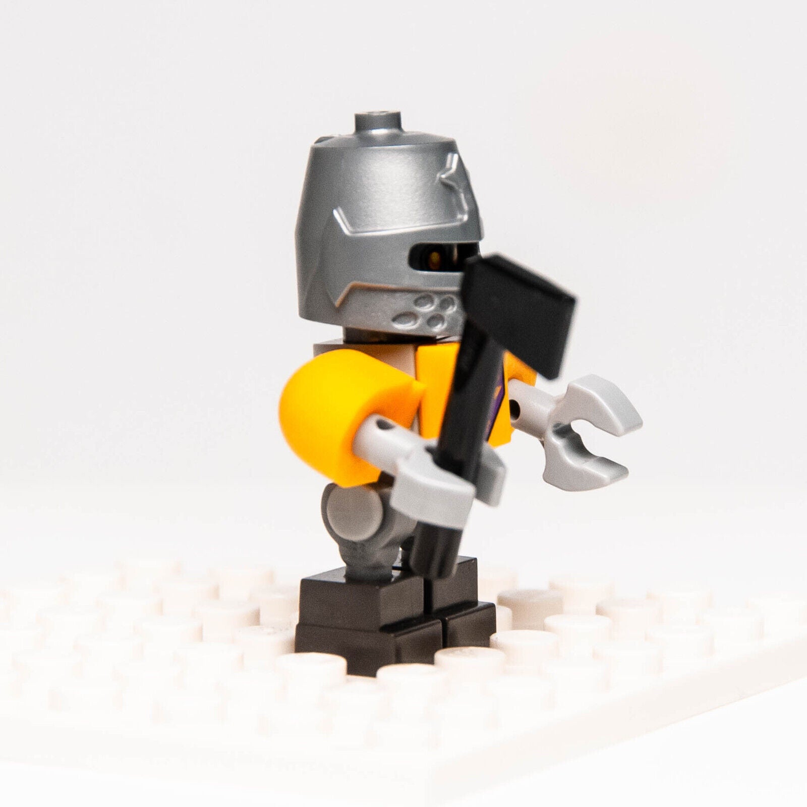 LEGO Nexo Knights Minifigure Lot: Axl Bot w/ Axe (nex060) 70317 - StudBee