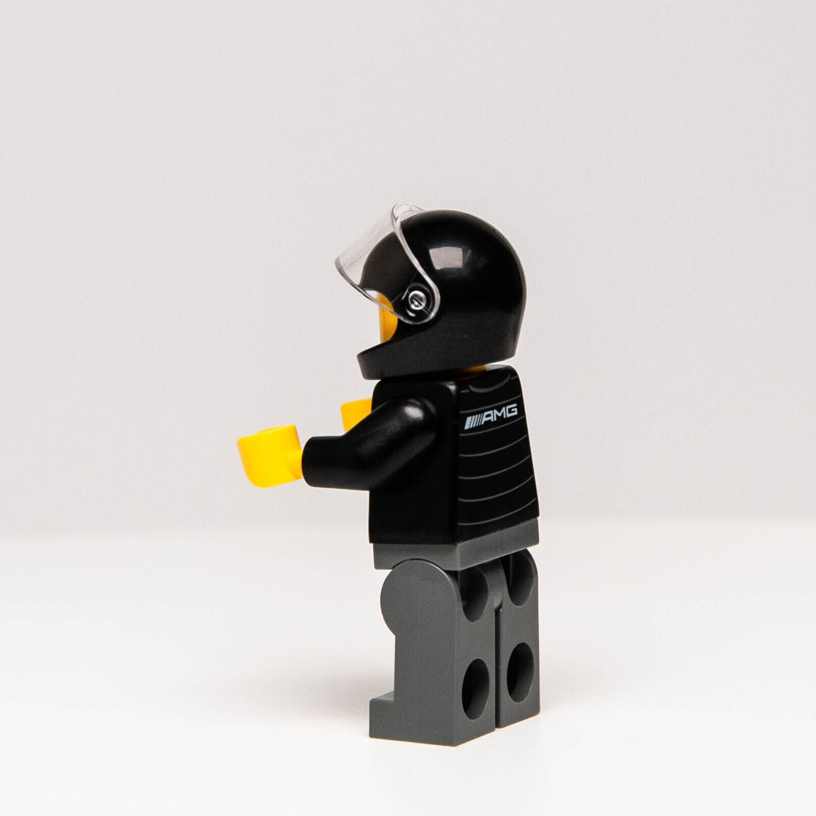 LEGO Minifigure -  Speed Champions / Mercedes AMG One Female Driver (sc101) - StudBee