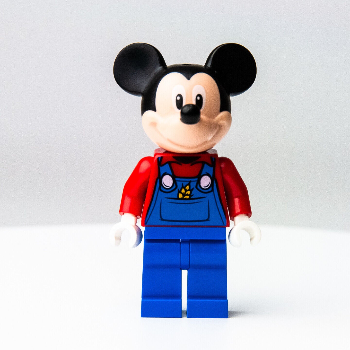 NEW Mickey Mouse - Mickey Mouse & Donald Duck's Farm - (dis054) LEGO Minifigure - StudBee