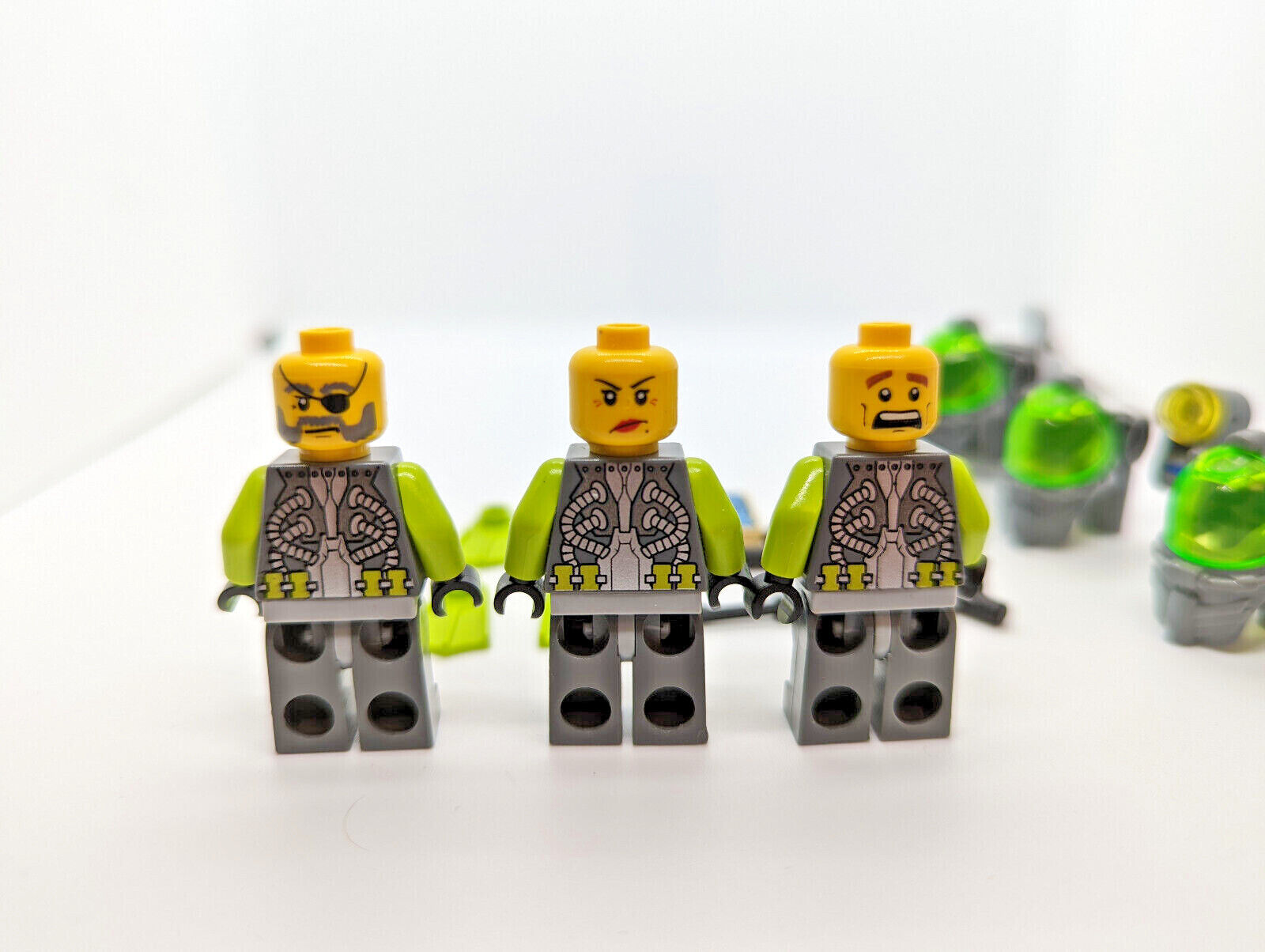 LOT Lego Atlantis Divers w/ Spear Guns, Camera, & Flippers Minifigure 8078 (atl