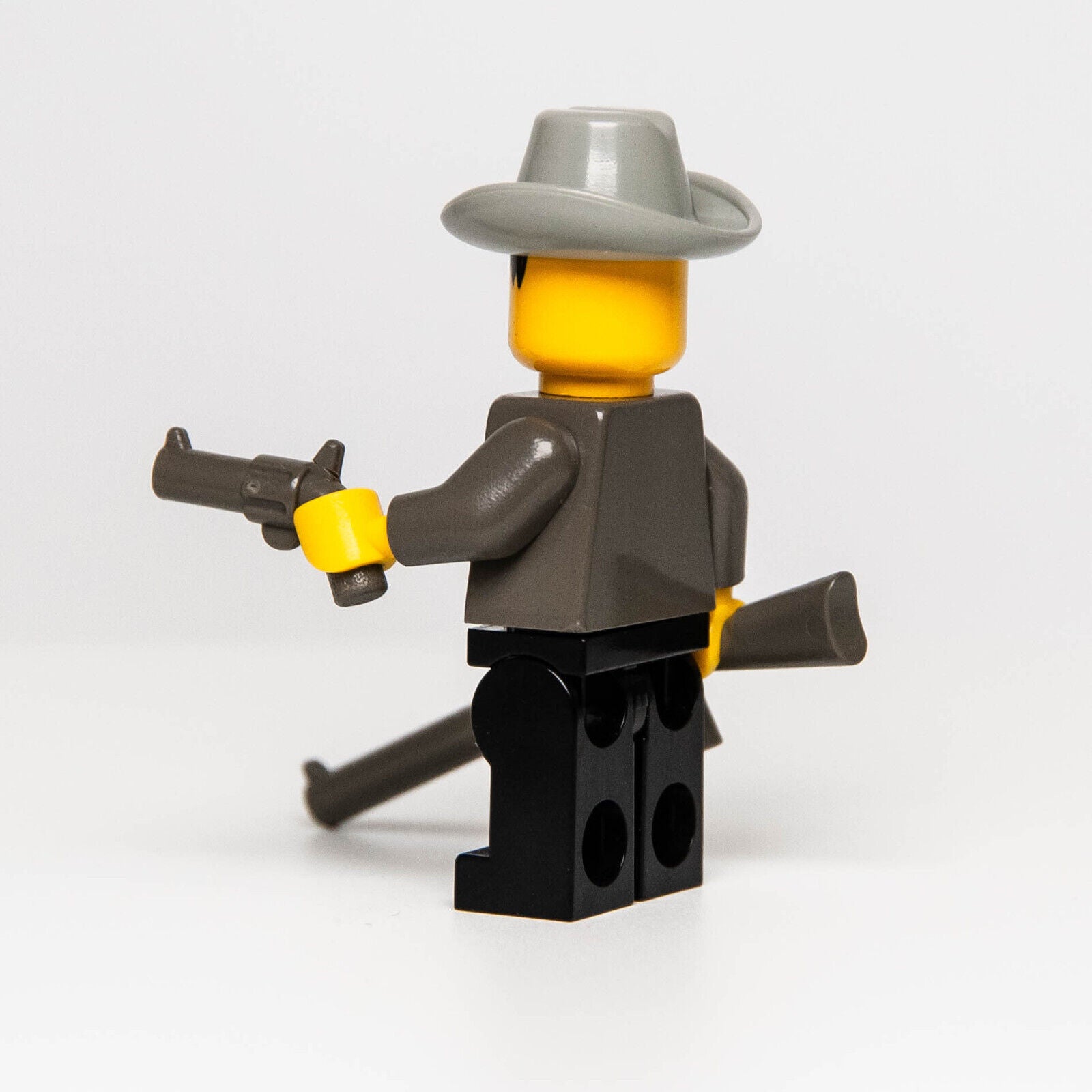 LEGO Western Cowboy SHERIFF Minifigure with Rifle and Revolver (ww021) - StudBee