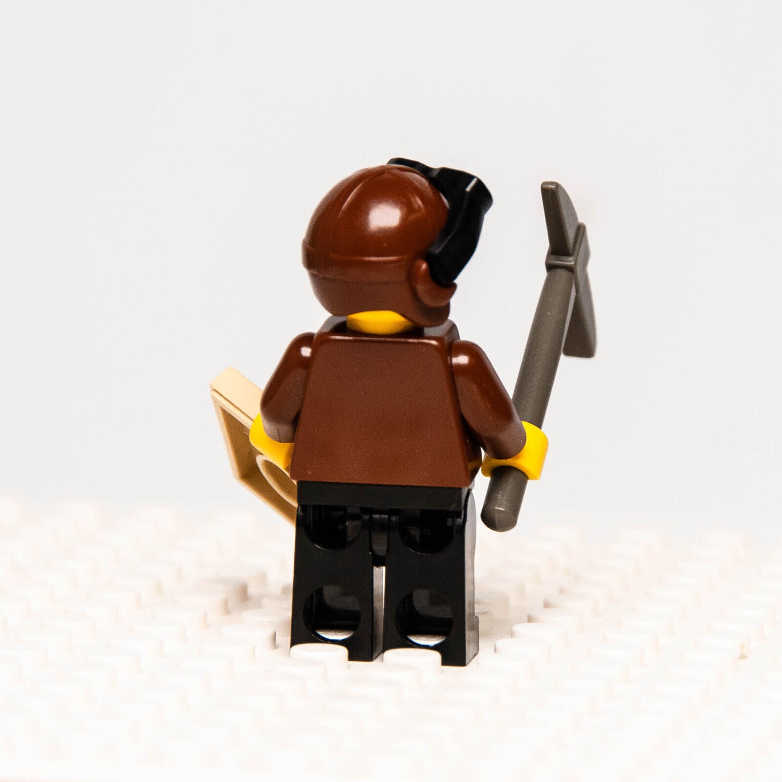 LEGO Adventurers Desert Pilot Minifigure Harry Cane Hieroglyphs Map 5988 (adv009 - StudBee