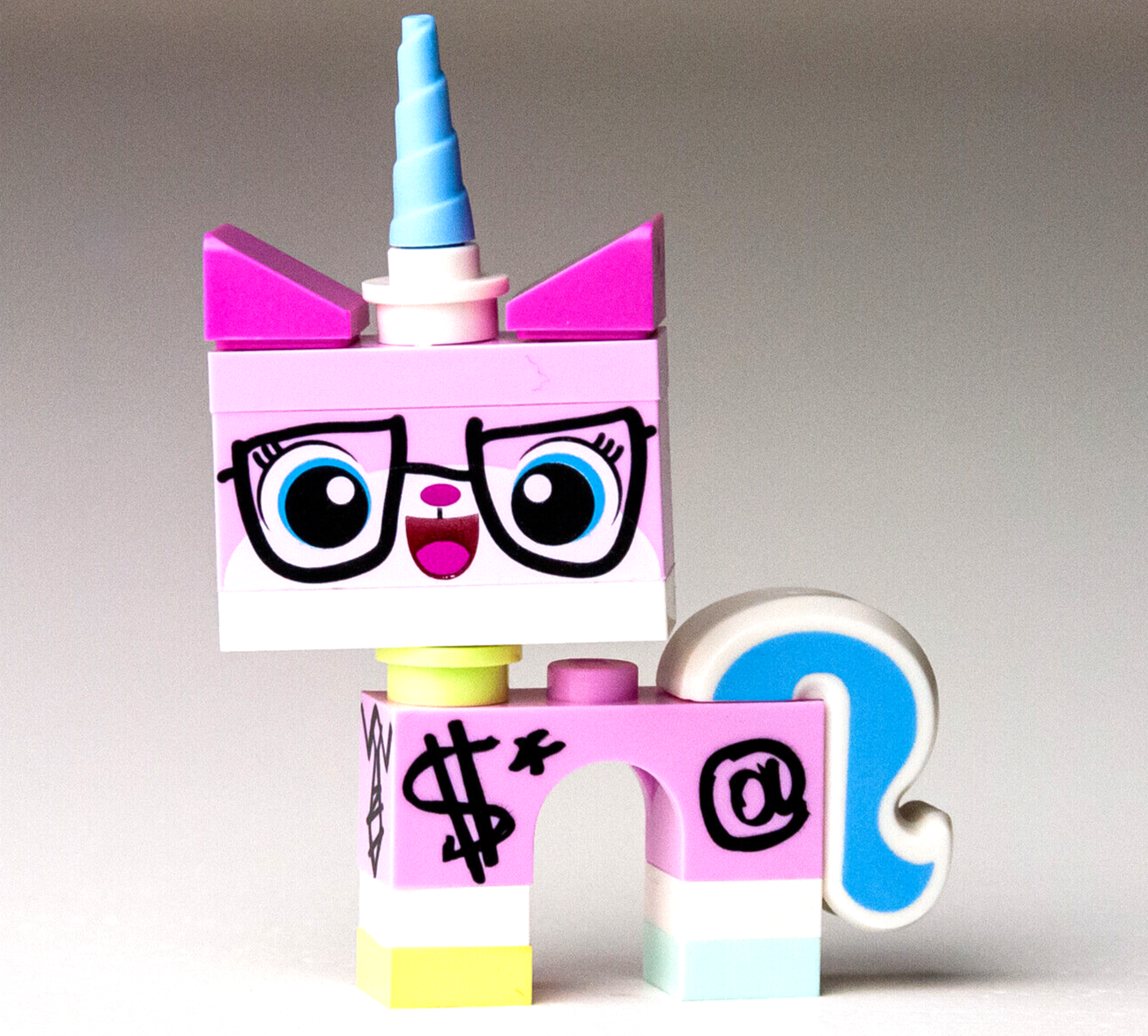 LEGO  Unikitty - Biznis Kitty Minifigure - Lord Business' Evil Lair (tlm075) - StudBee