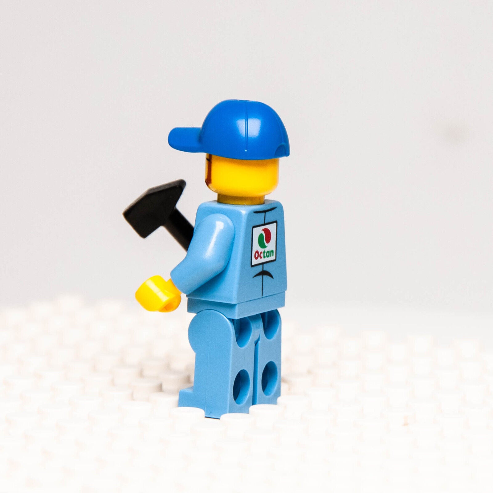 LEGO City Town Octan Minifigure Service Station Employee cty0673 60132 Uniform - StudBee