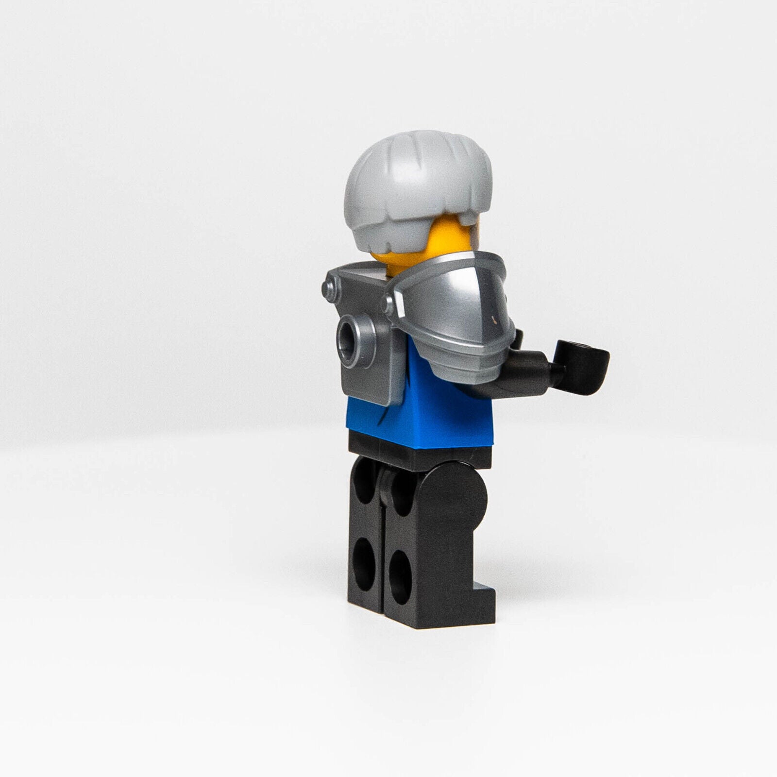 NEW LEGO Medieval Male Knight Minifigure (IDEA085) Black Falcon 21325 - StudBee