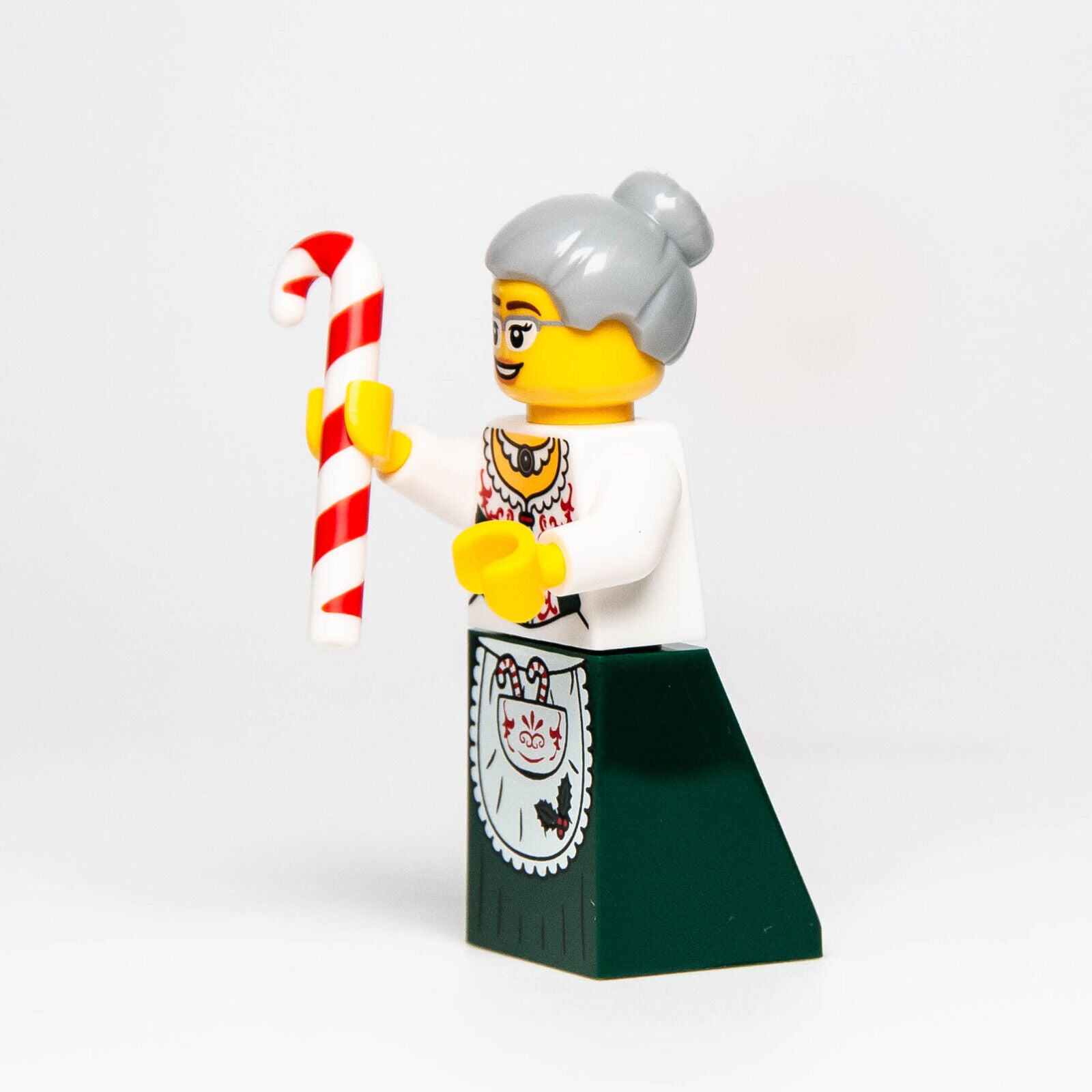 New LEGO 2018 BAM Minifigure: Mrs. Claus Dark Green Skirt & Candy Cane (hol241) - StudBee