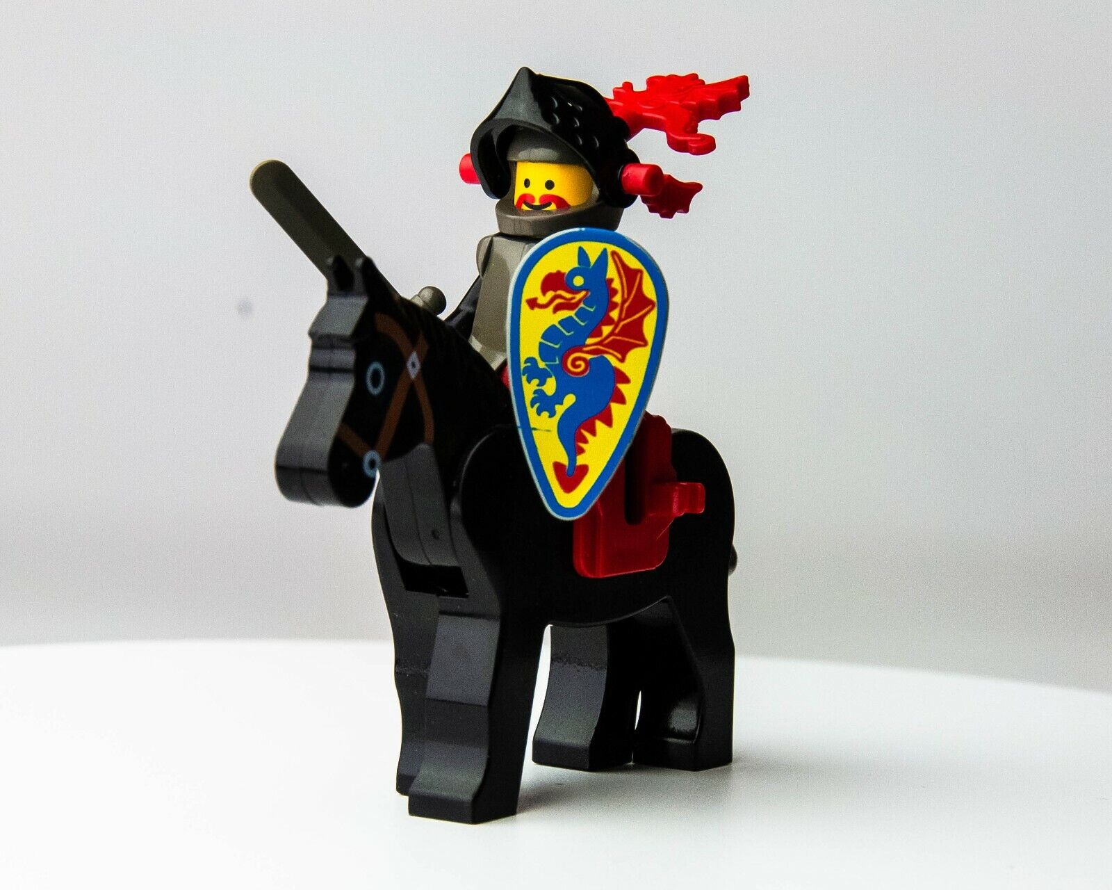 LEGO Black Knight Breastplate w/ Horse - Castle - 6009 (cas168) Minifigure - StudBee