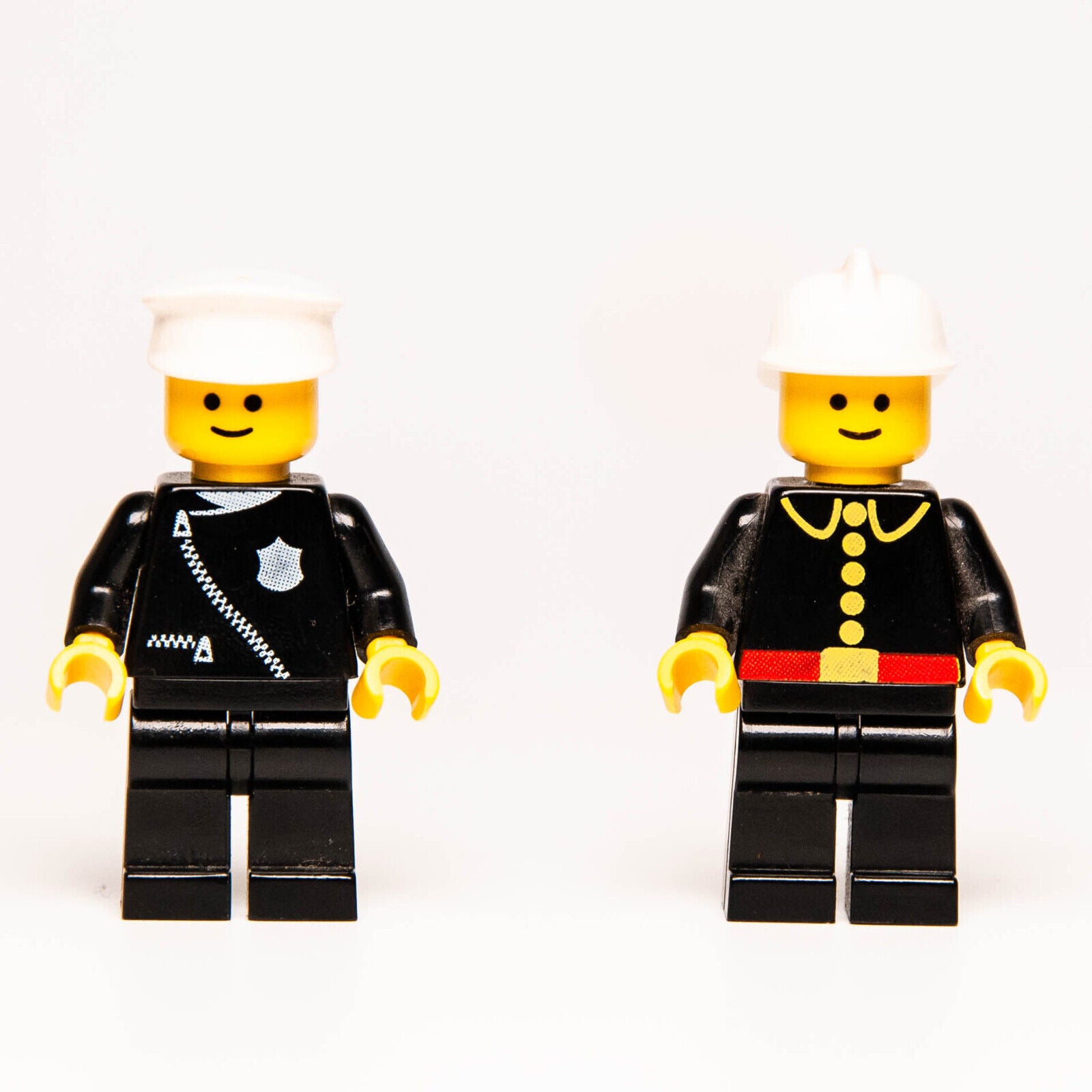 LEGO Classic Town Community Workers - Fireman (firec001) Police (cop013) 1063 - StudBee
