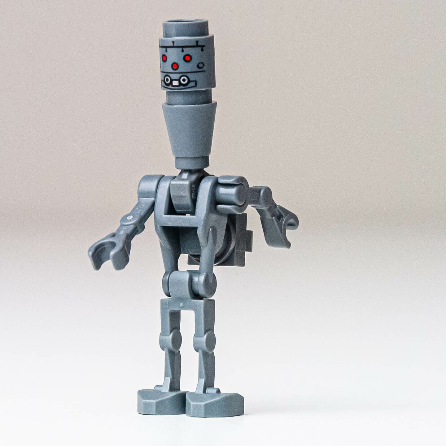 New LEGO IG-11 (Day 20) Minifigure - Star Wars Advent Calendar 2021 (sw1115) - StudBee