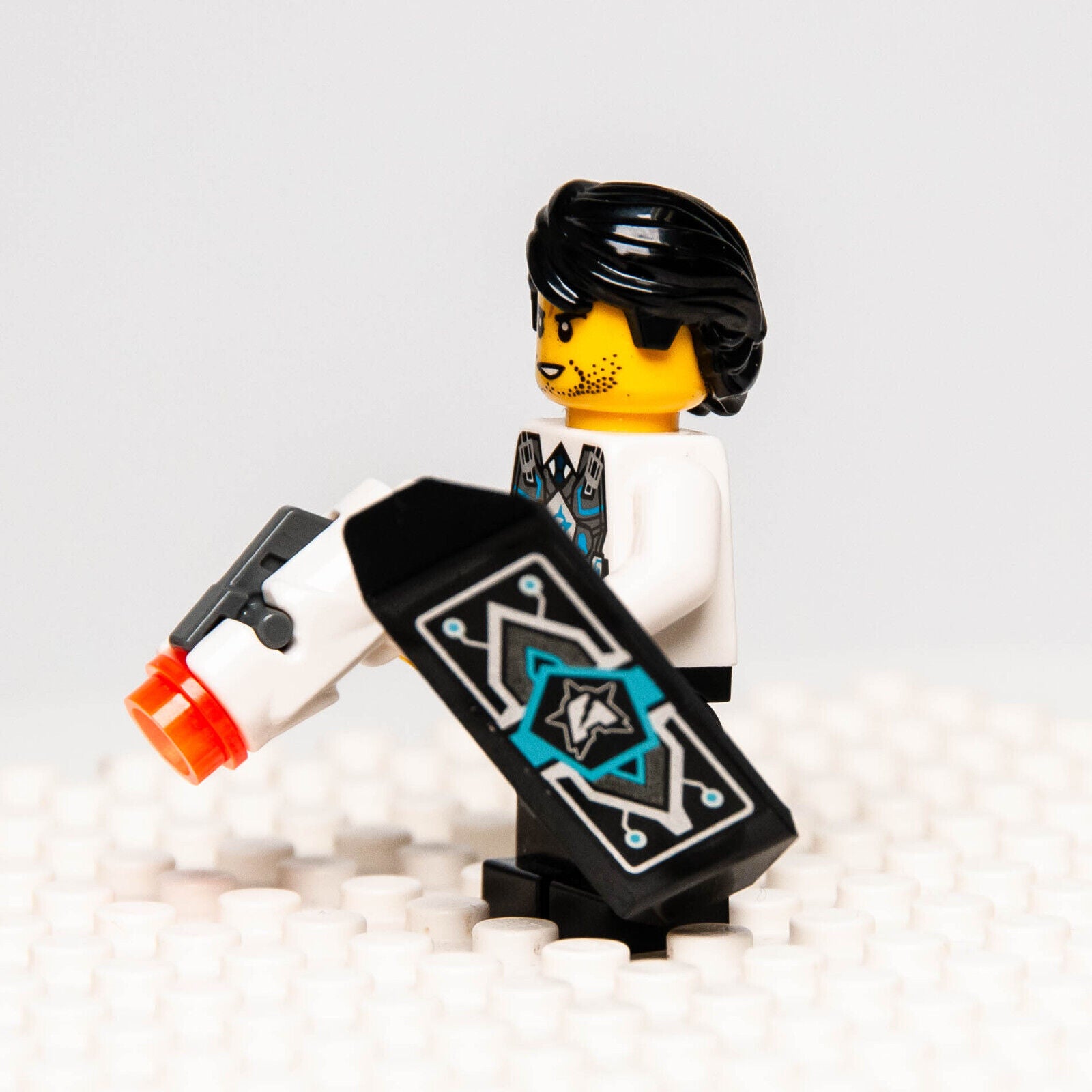 LEGO Ultra Agents Minifigure - Jack Fury w/ Shield & Gun (uagt001) 70161 - StudBee