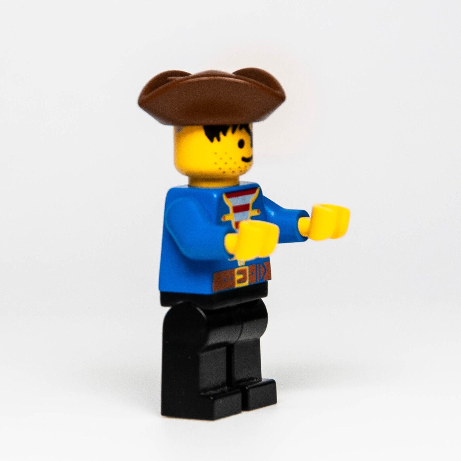 LEGO Pirates Minifigure - Pirate Blue Jacket (PI080) 1970 1889 Treasure - StudBee