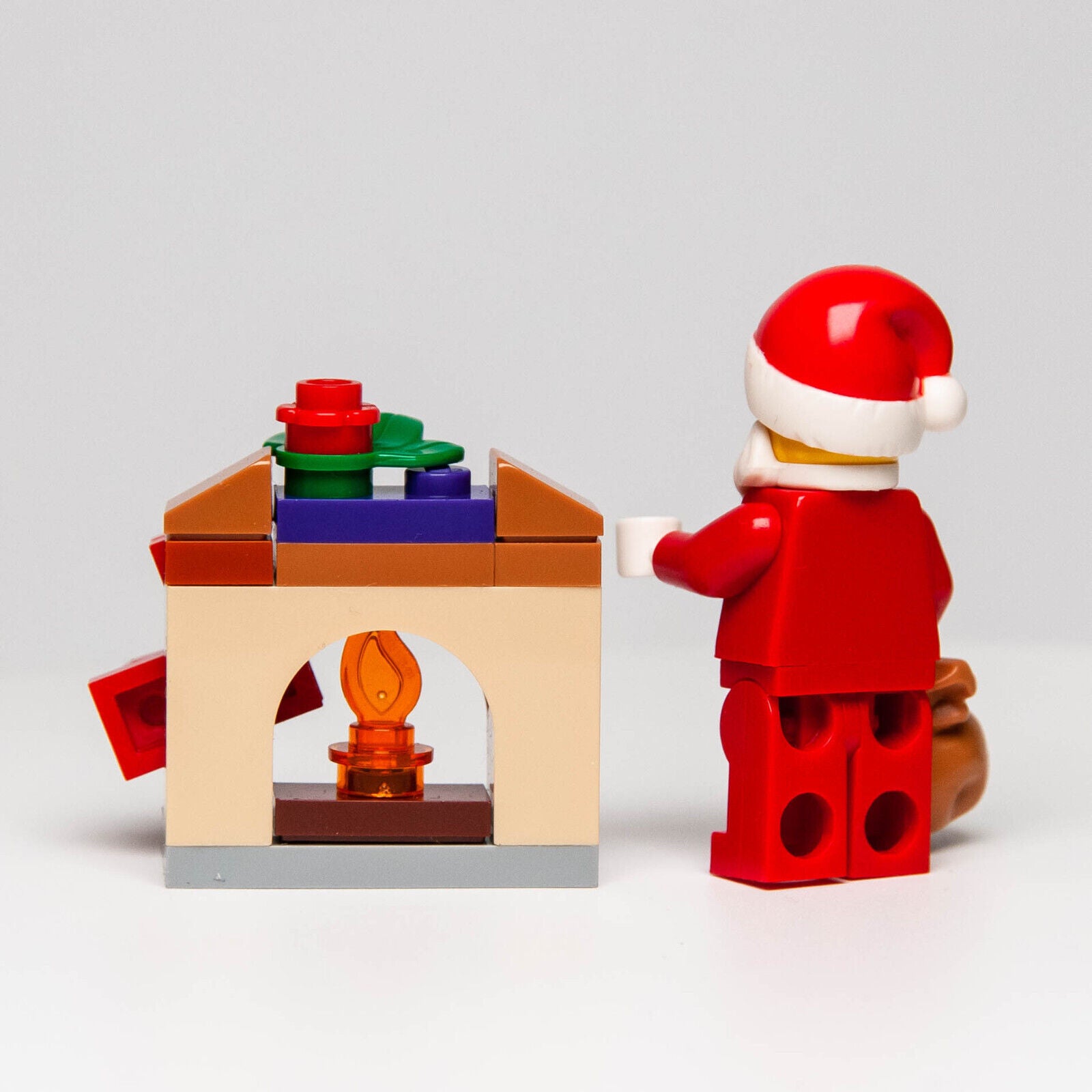 LEGO Advent Minifig Christmas Lot: Santa Claus (col122) Fireplace (41420-4) (wtr - StudBee