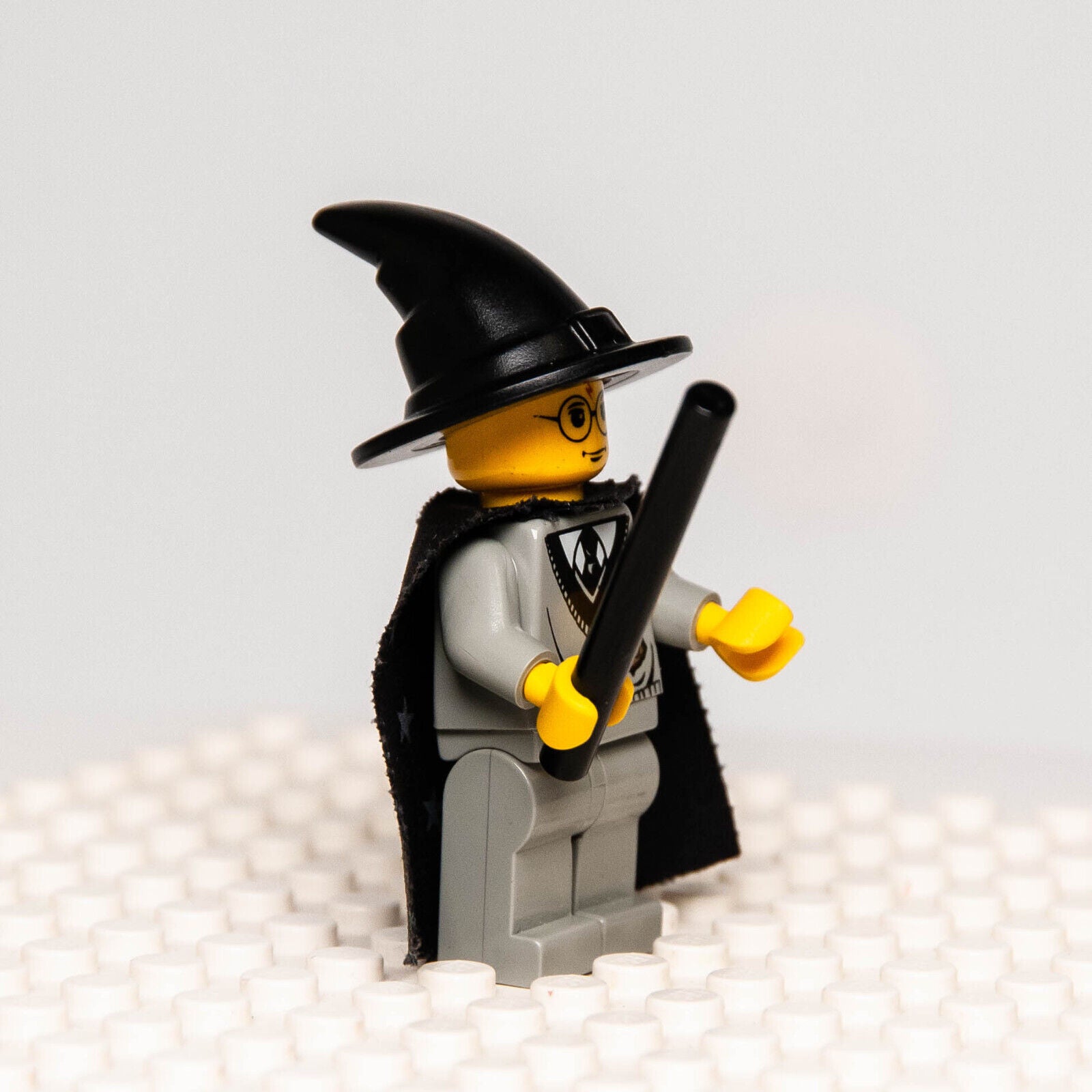 LEGO Harry Potter - Hogwarts Torso Minifigure - Sorting Hat (hp035) 4701 - StudBee
