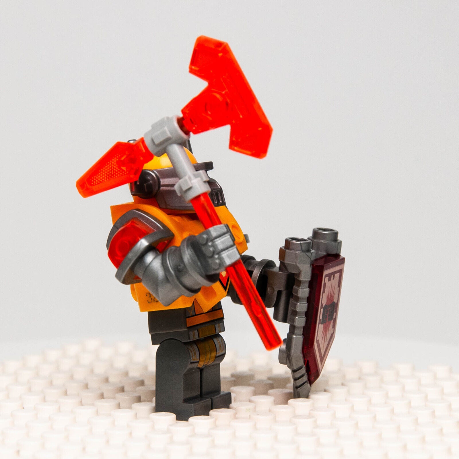 Lego Nexo Knights Minifigure - Battle Suit Axl w/ Shield & Weapon (nex079) 70365