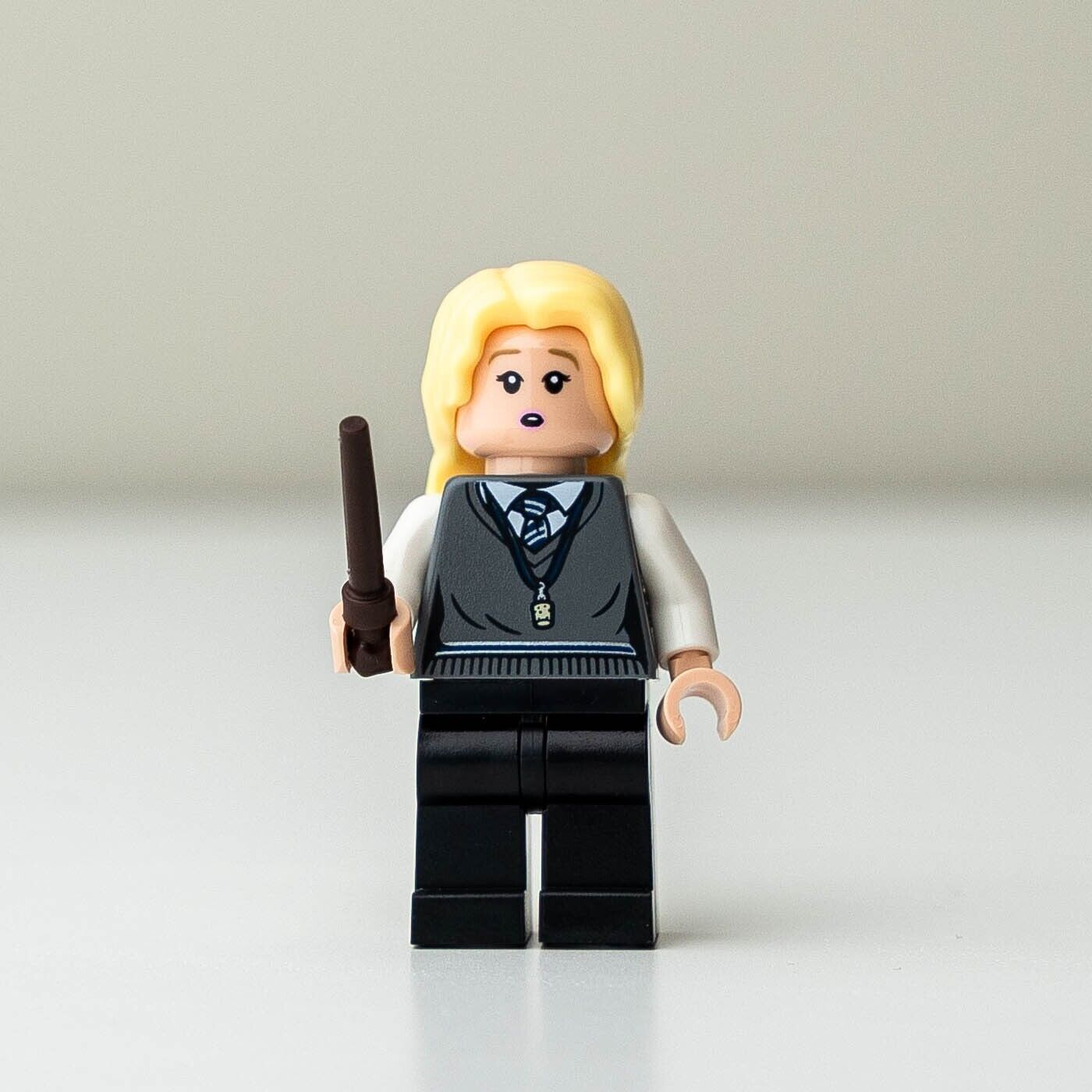 NEW Lego Harry Potter Minifigure - Luna Lovegood, Ravenclaw Vest (hp239) 75966 - StudBee