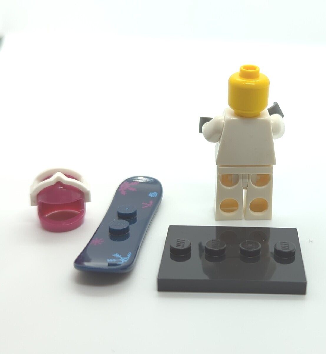 LEGO Minifigure CMF Series 3 - Snowboarder Skier Winter 8803 col03-5 (col039) - StudBee
