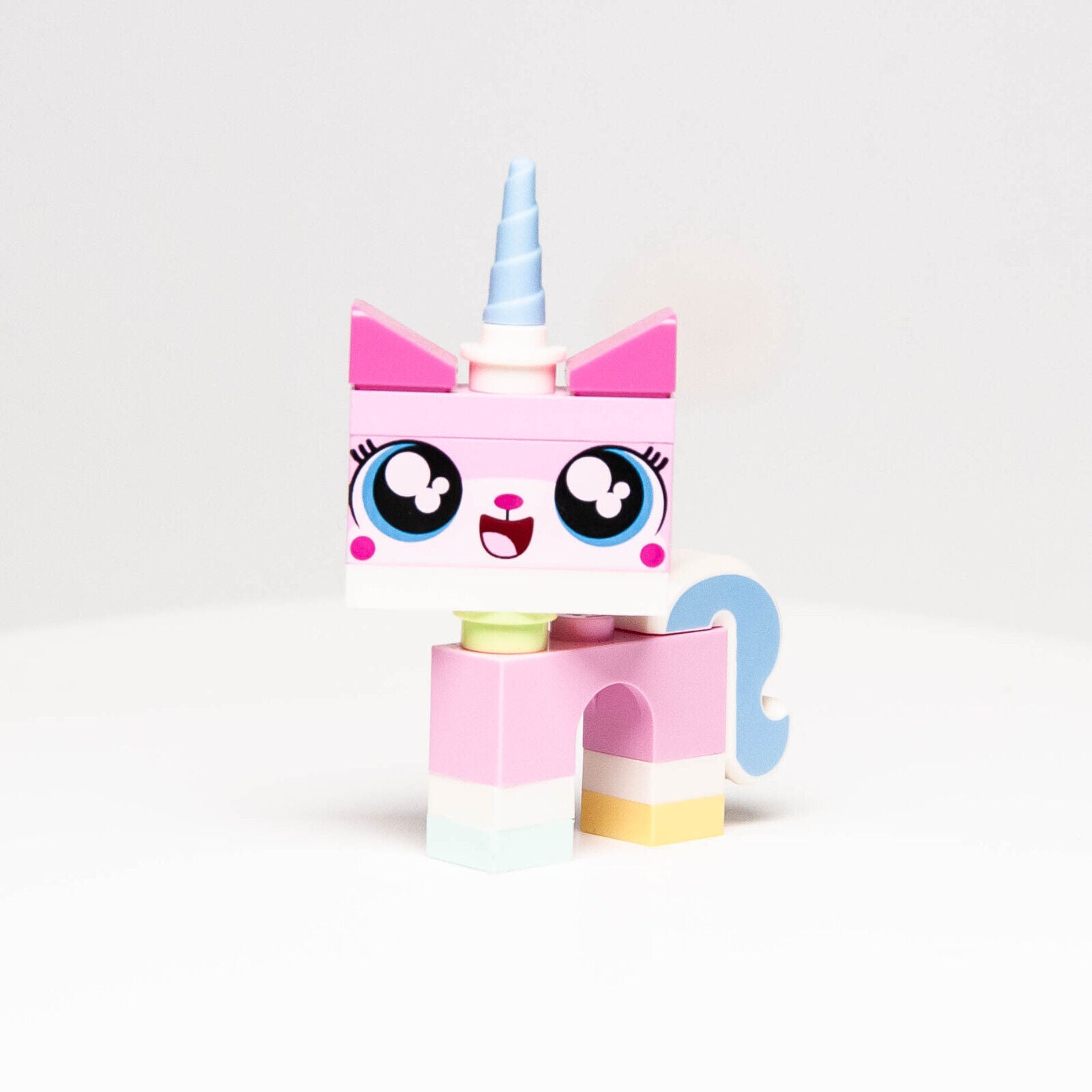 The LEGO Movie 2 CMF Minifigure - Unikitty 71023 coltlm2-20 tlm167 - StudBee