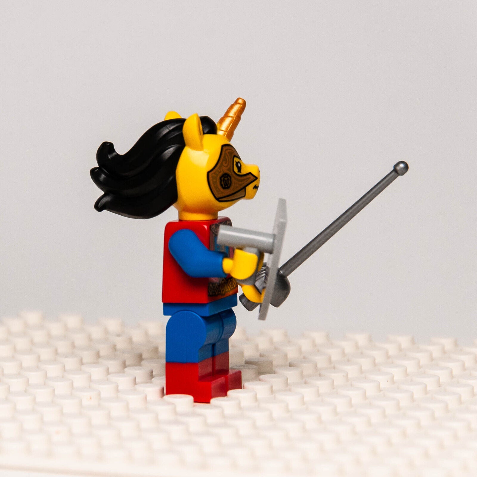 New Lego BAM 2023 Q2 Minifigure - Unicorn Lion Knight w/ Sword & Shield (cas - StudBee