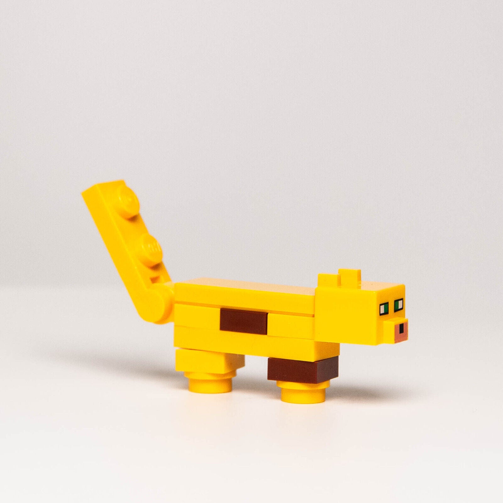 LEGO Minecraft Minifigure - Yellow Minecraft Ocelot (mineocelot02) 21158 - StudBee