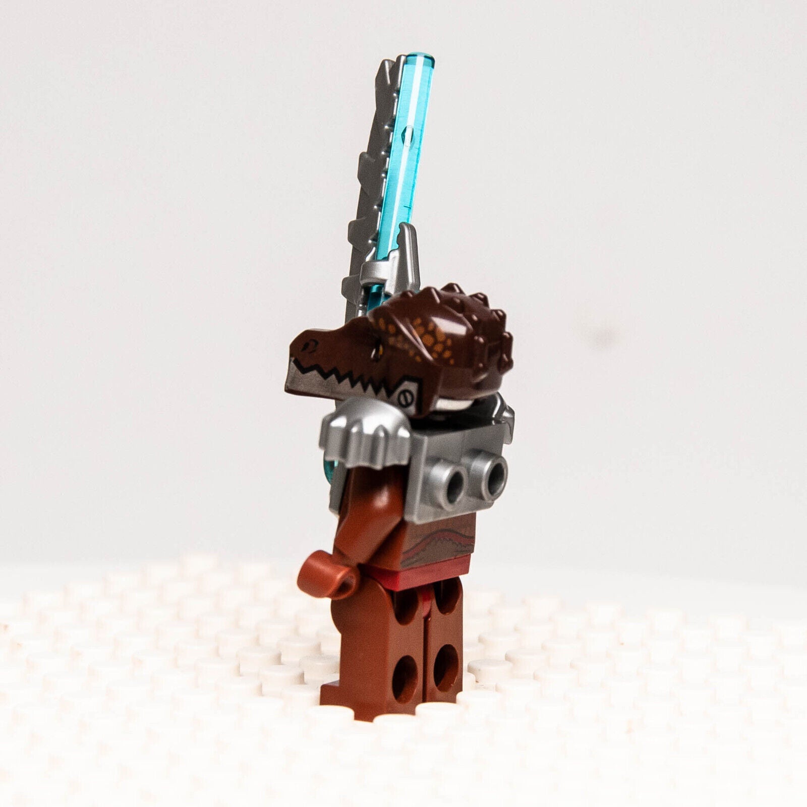 LEGO Chima Minifigure - Crug in Silver Heavy Armor (loc094) LOC391406 - StudBee