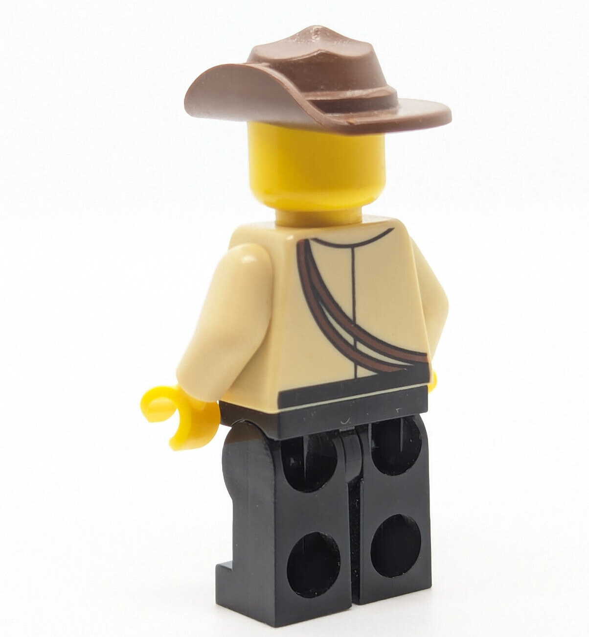 LEGO Adventurers Desert Minifigure Johnny Thunder w/ Backpack (adv041) 5988 5900 - StudBee