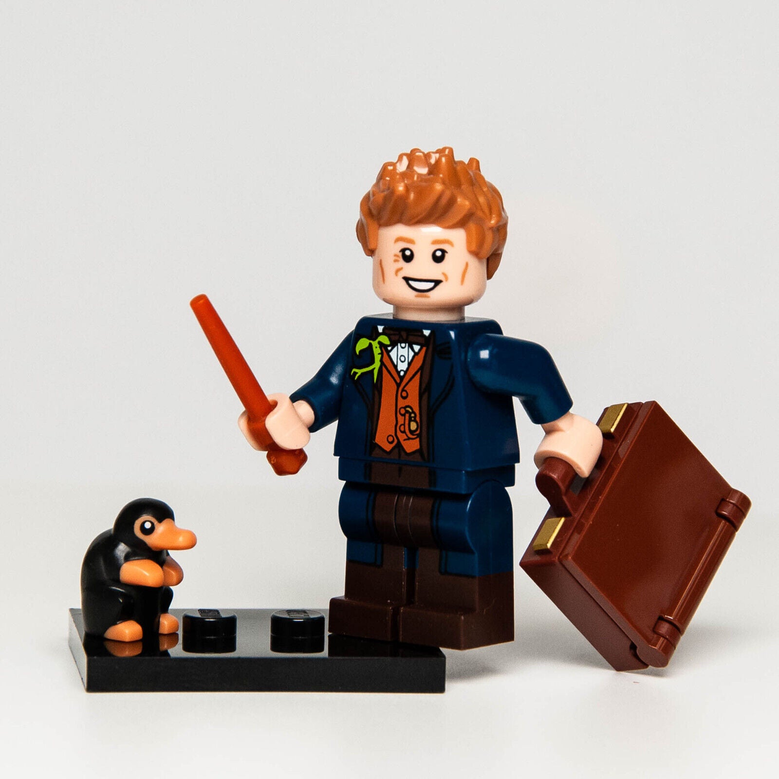 LEGO CMF Harry Potter Series 1 - Newt Scamander & Niffler (colhp-17) 71022 - StudBee