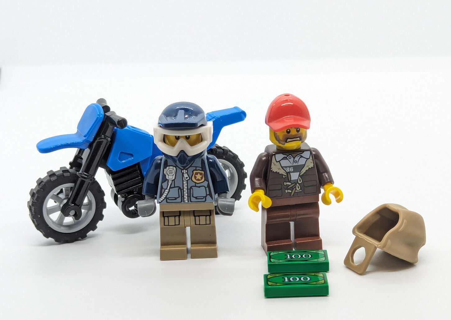 LEGO Mountain Police City Minifig Lot: Dirt Road Pursuit 60172 Motor Bike (cty - StudBee