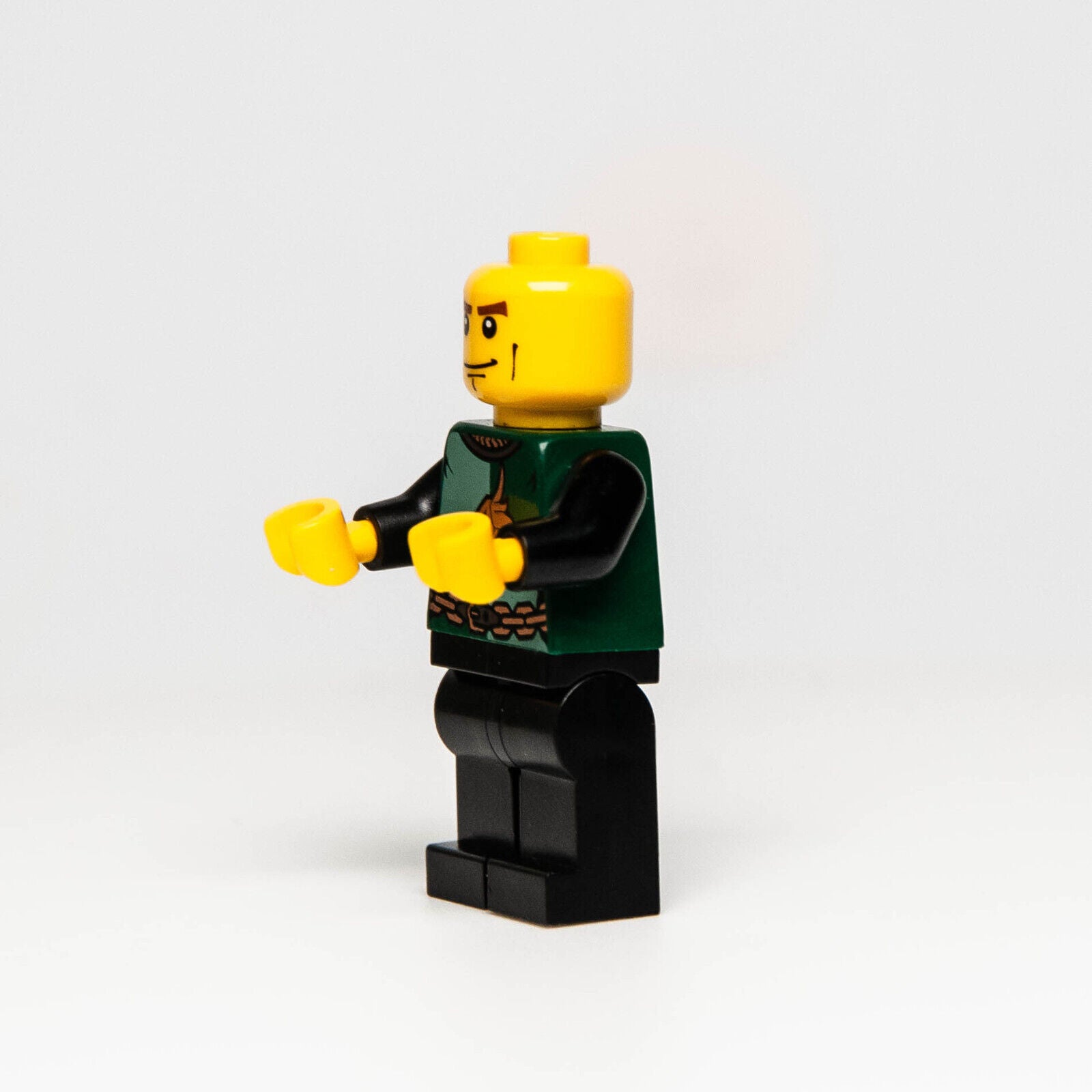 Lego Kingdoms Minifigure Dragon Knight Quarters Helmet Broad Brim 852922 (cas465 - StudBee