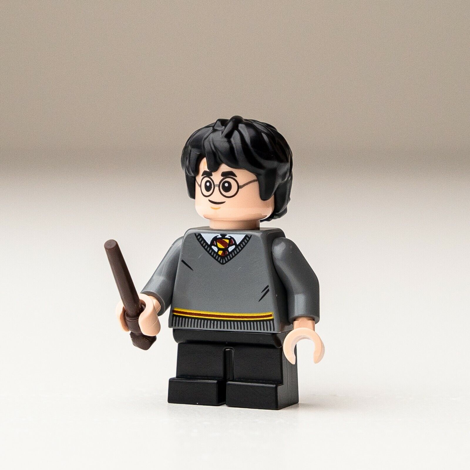 New LEGO Harry Potter, Gryffindor Sweater, Short Legs Minifigure - (hp150) - StudBee