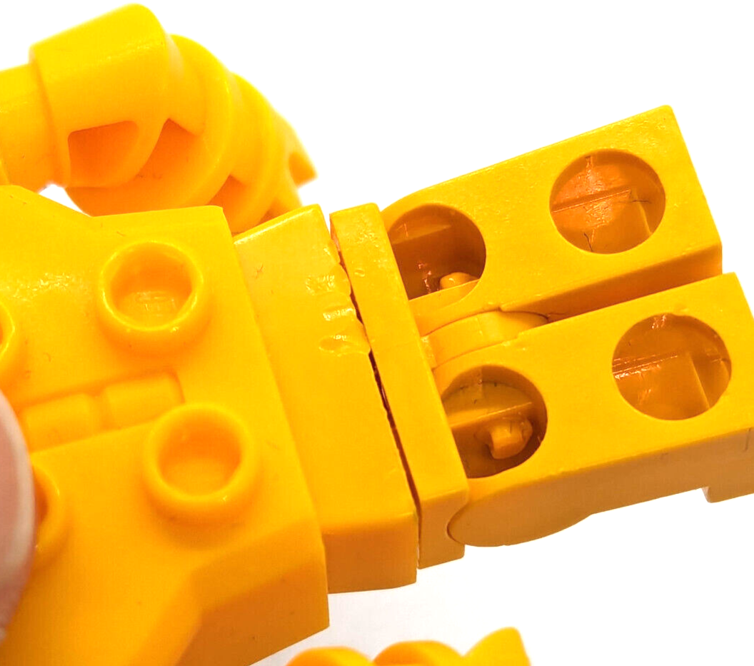 LEGO Nexo Knights Ultimate Axl Minifigure (nex053) with Shield and Axe 70336 - StudBee