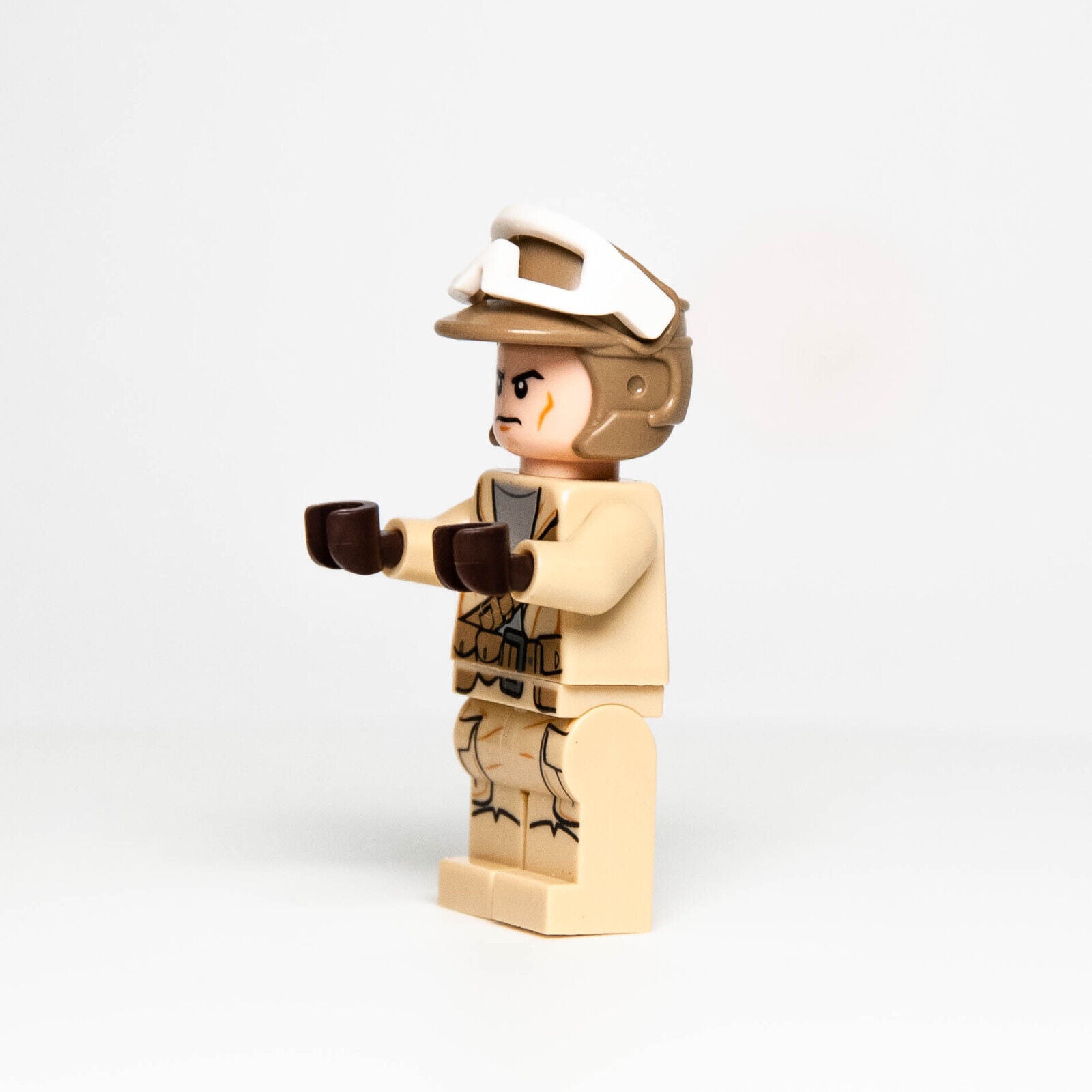 Lego Star Wars Minifigure - Rebel Trooper, Goggles Tan Helmet (sw0688) 75133