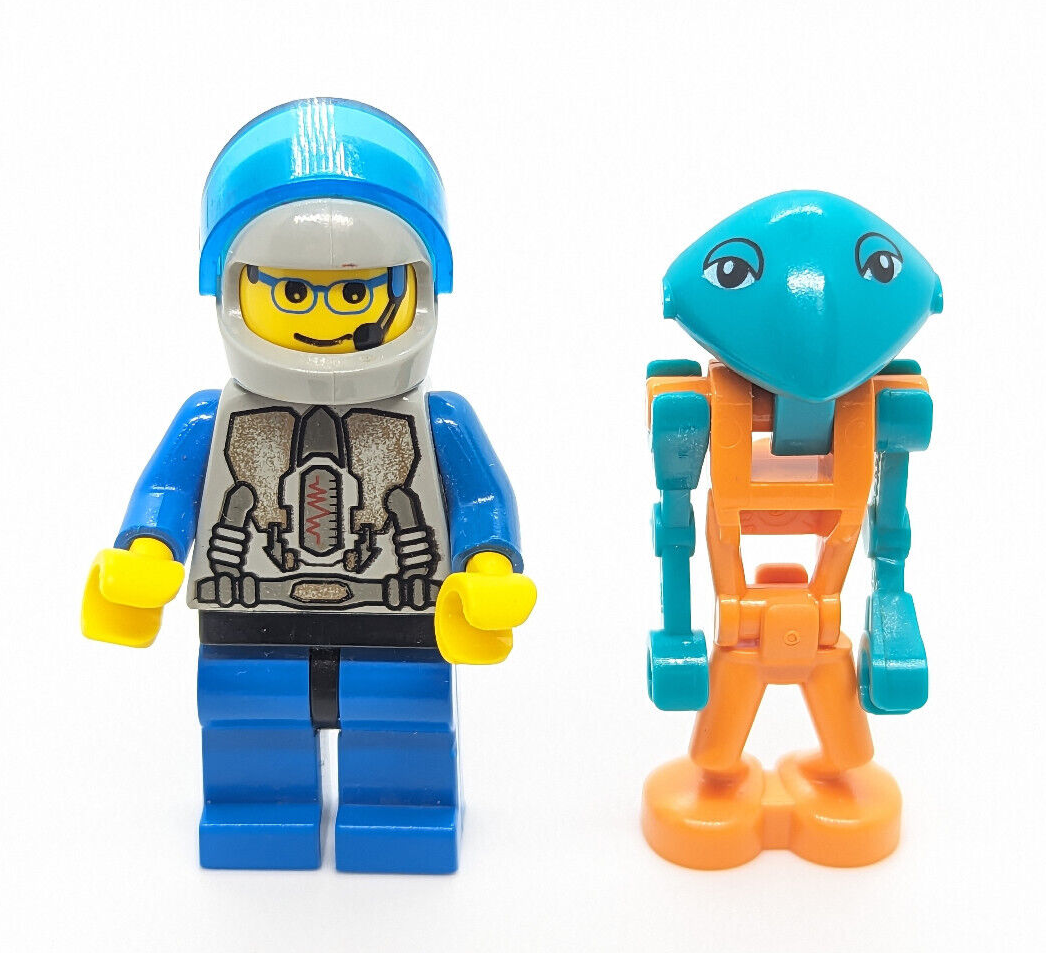 Lego Life on Mars Lot: LoM Assistant (lom013) & Martian Vega (lom012) 1195 - StudBee