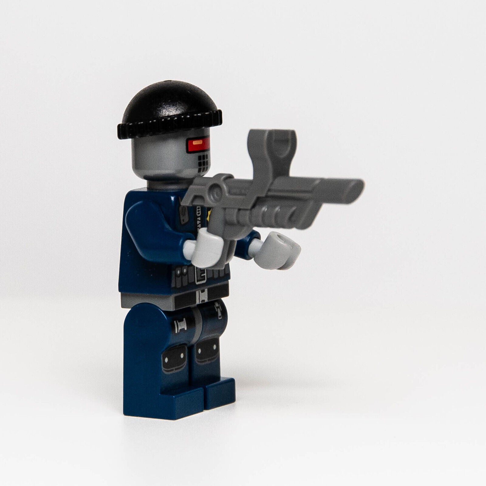 LEGO Movie Minifigure Robo SWAT Police w/ Knit Cap (tlm045) Book Exclusive - StudBee